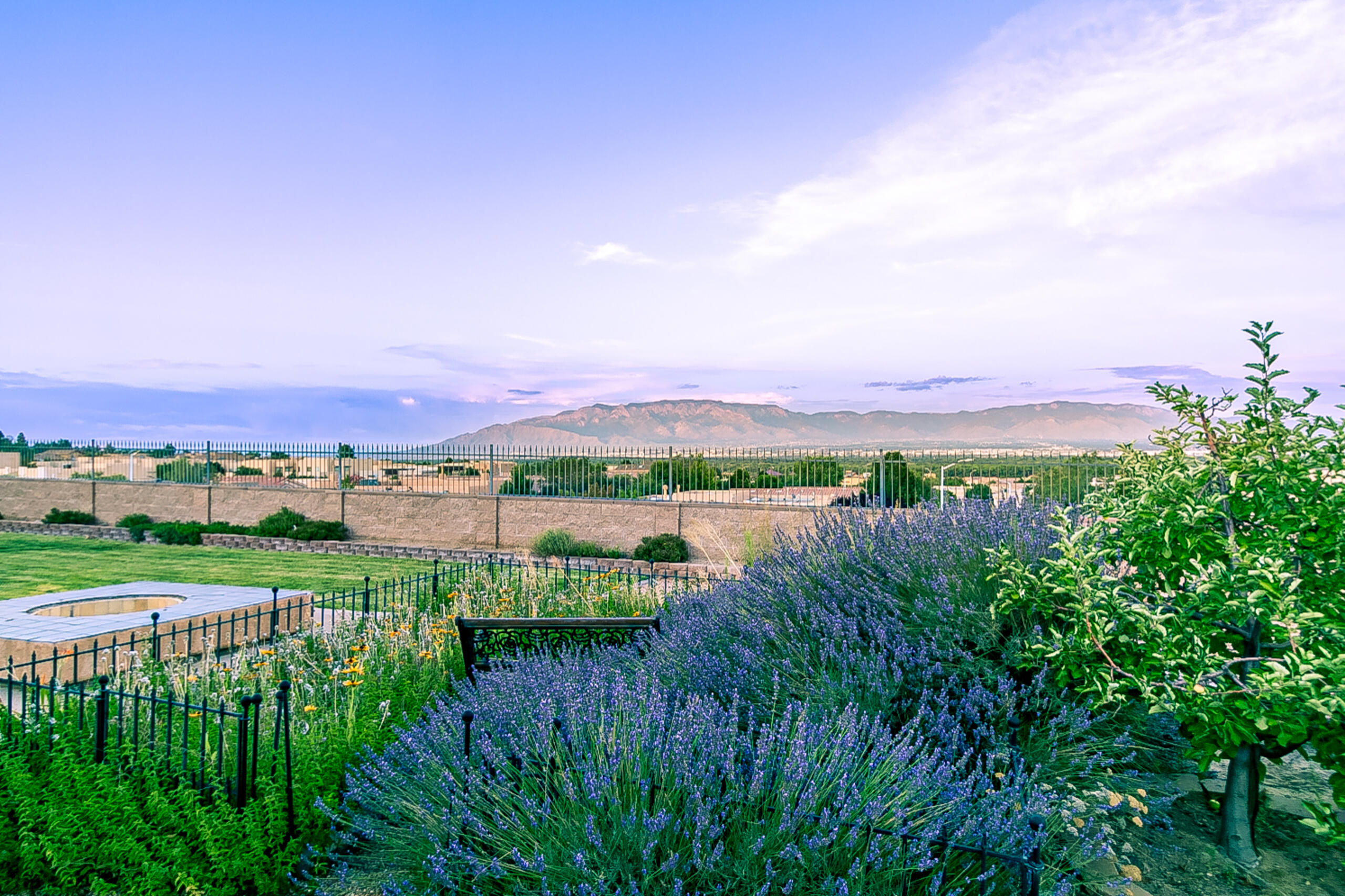 5012 NORTHERN Trail NW