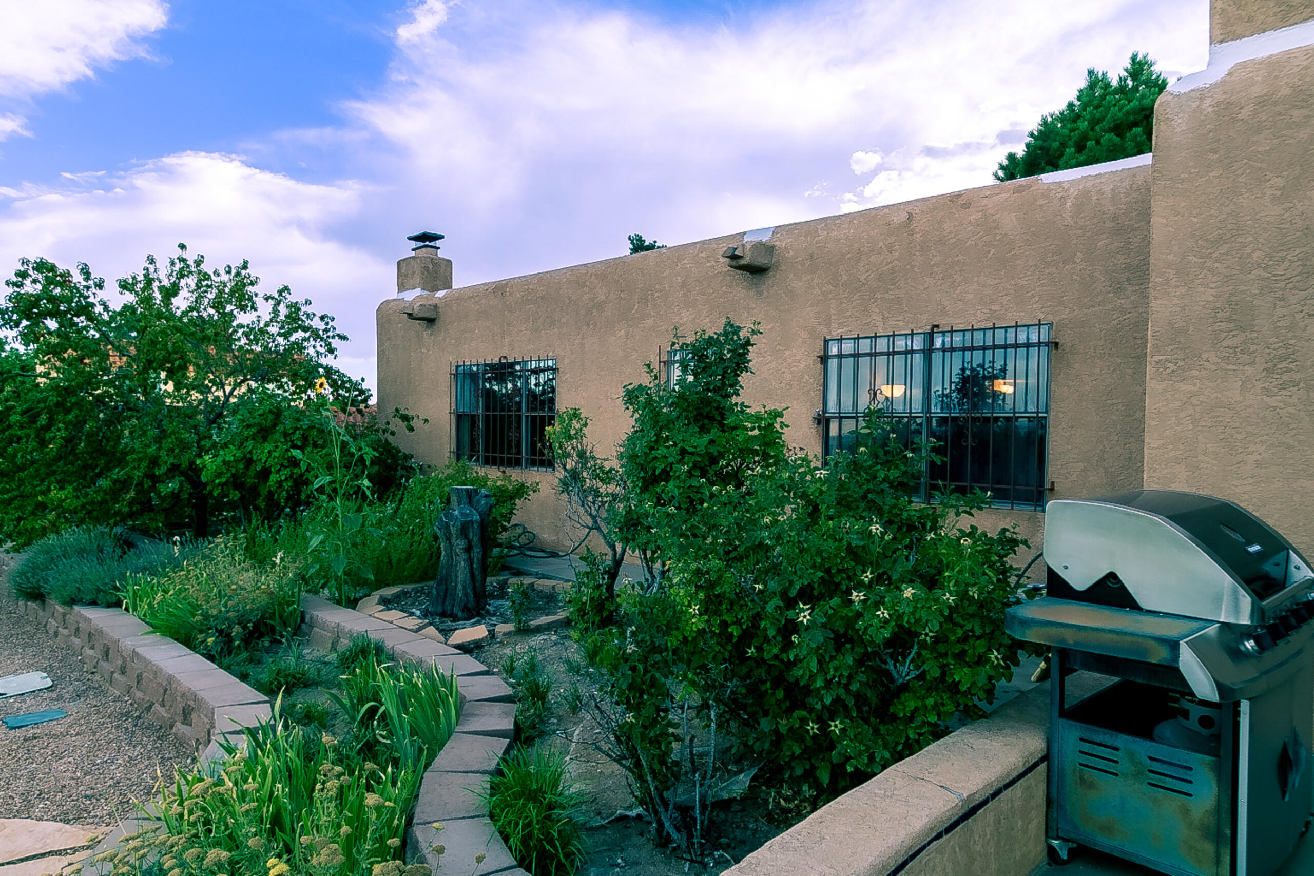 5012 NORTHERN Trail NW