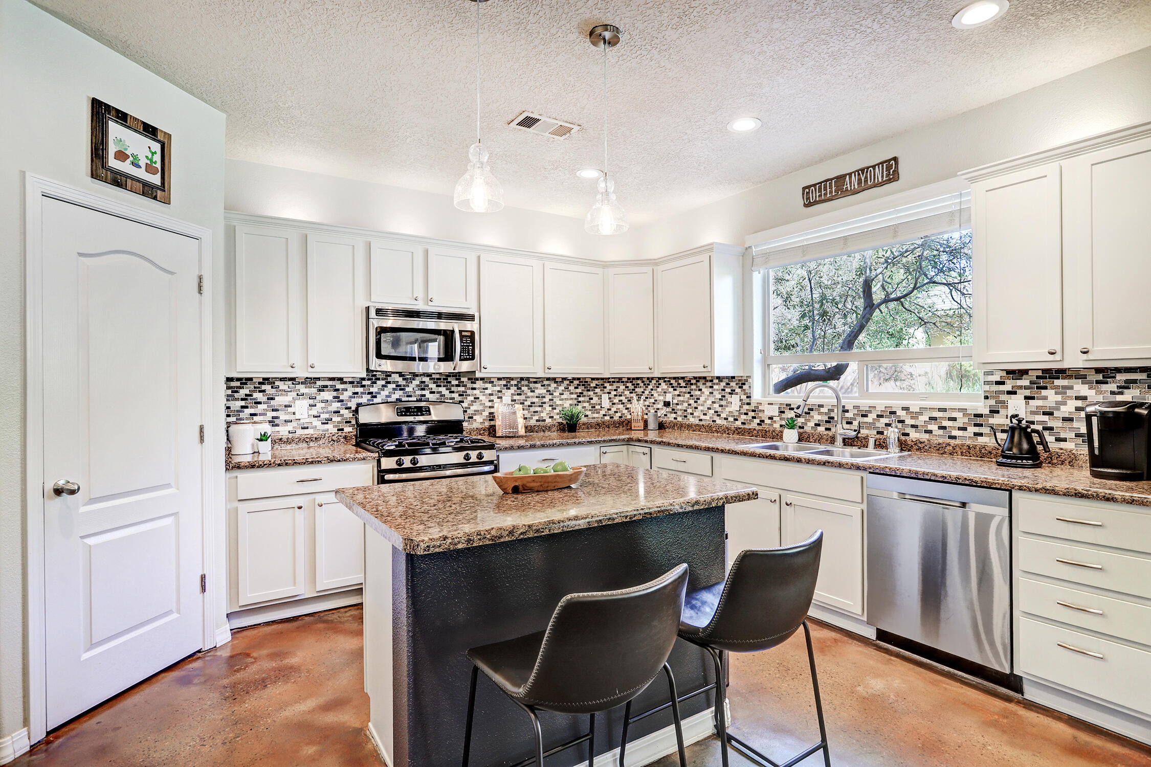 8409 Mesa Top Road NW