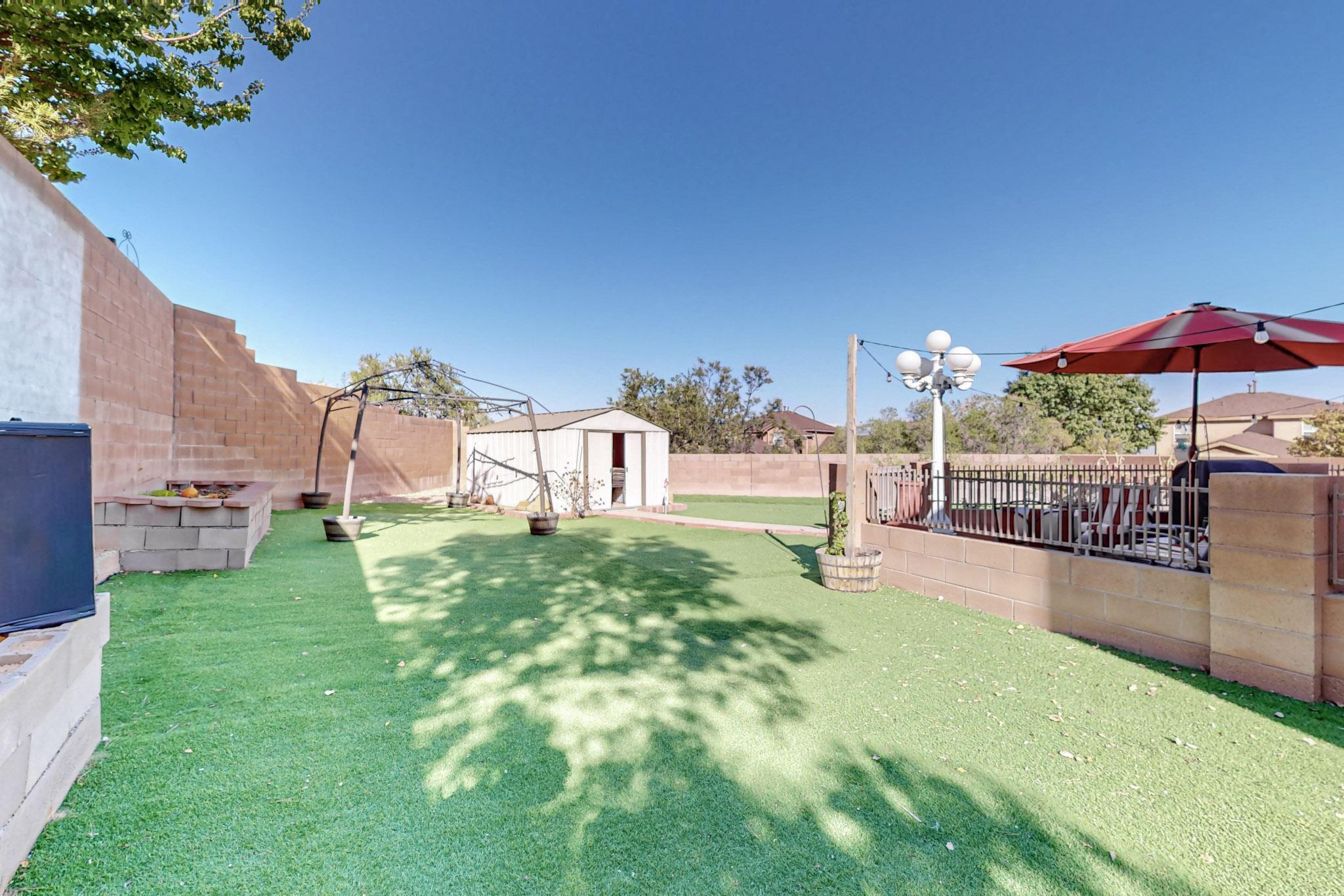 9936 SUNSHINE MESA Drive NW