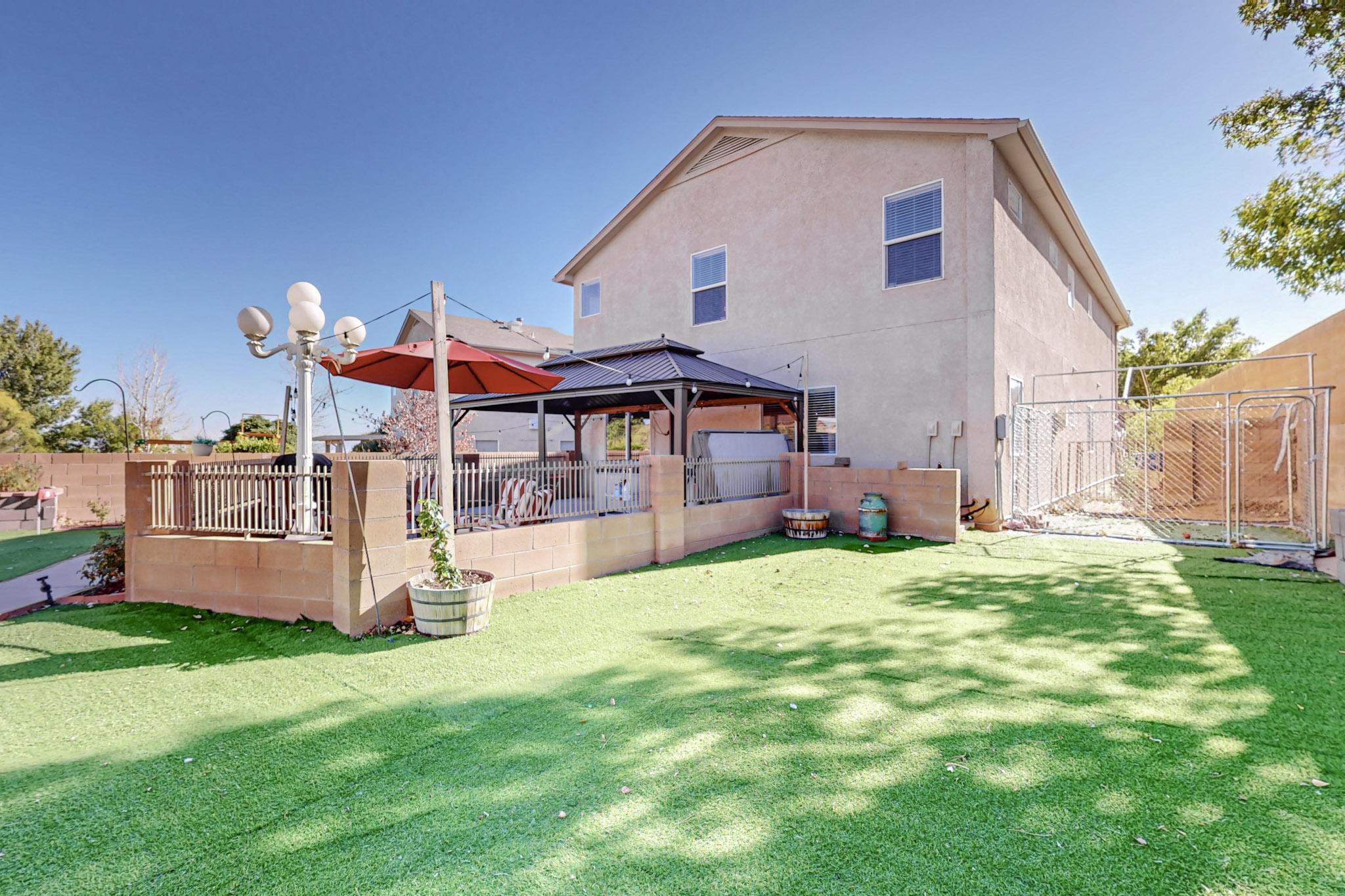9936 SUNSHINE MESA Drive NW