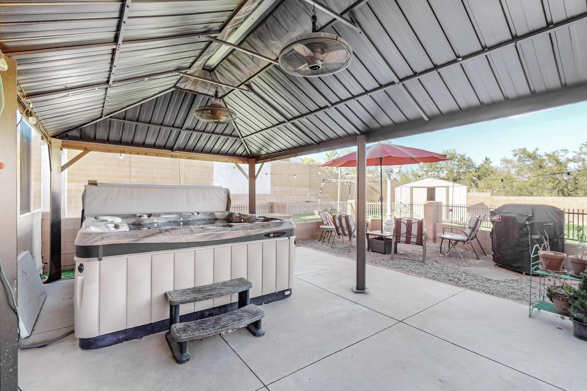 9936 SUNSHINE MESA Drive NW