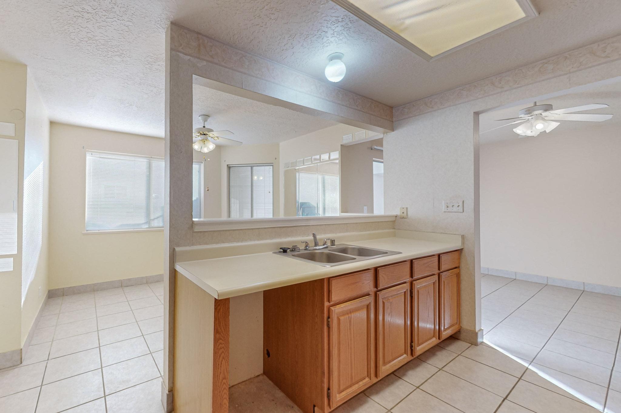 2421 AGUA FRIA Drive NE