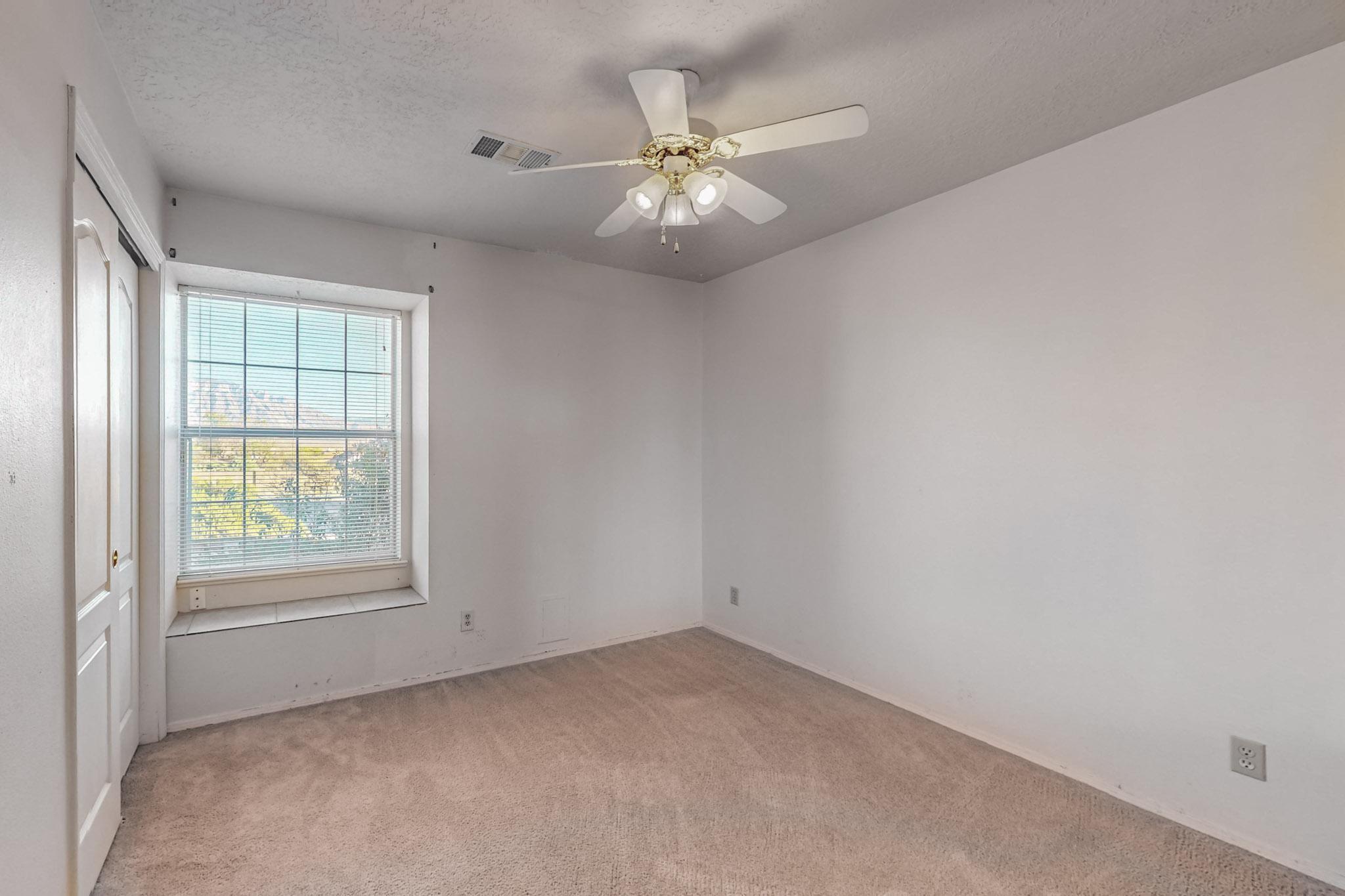2421 AGUA FRIA Drive NE