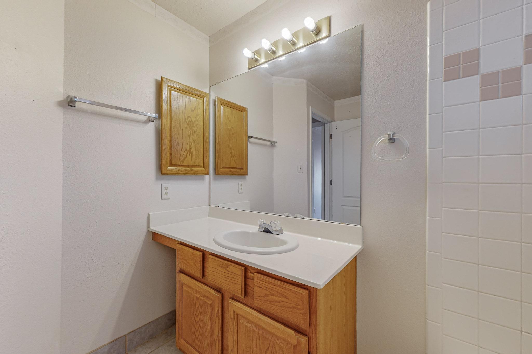 2421 AGUA FRIA Drive NE