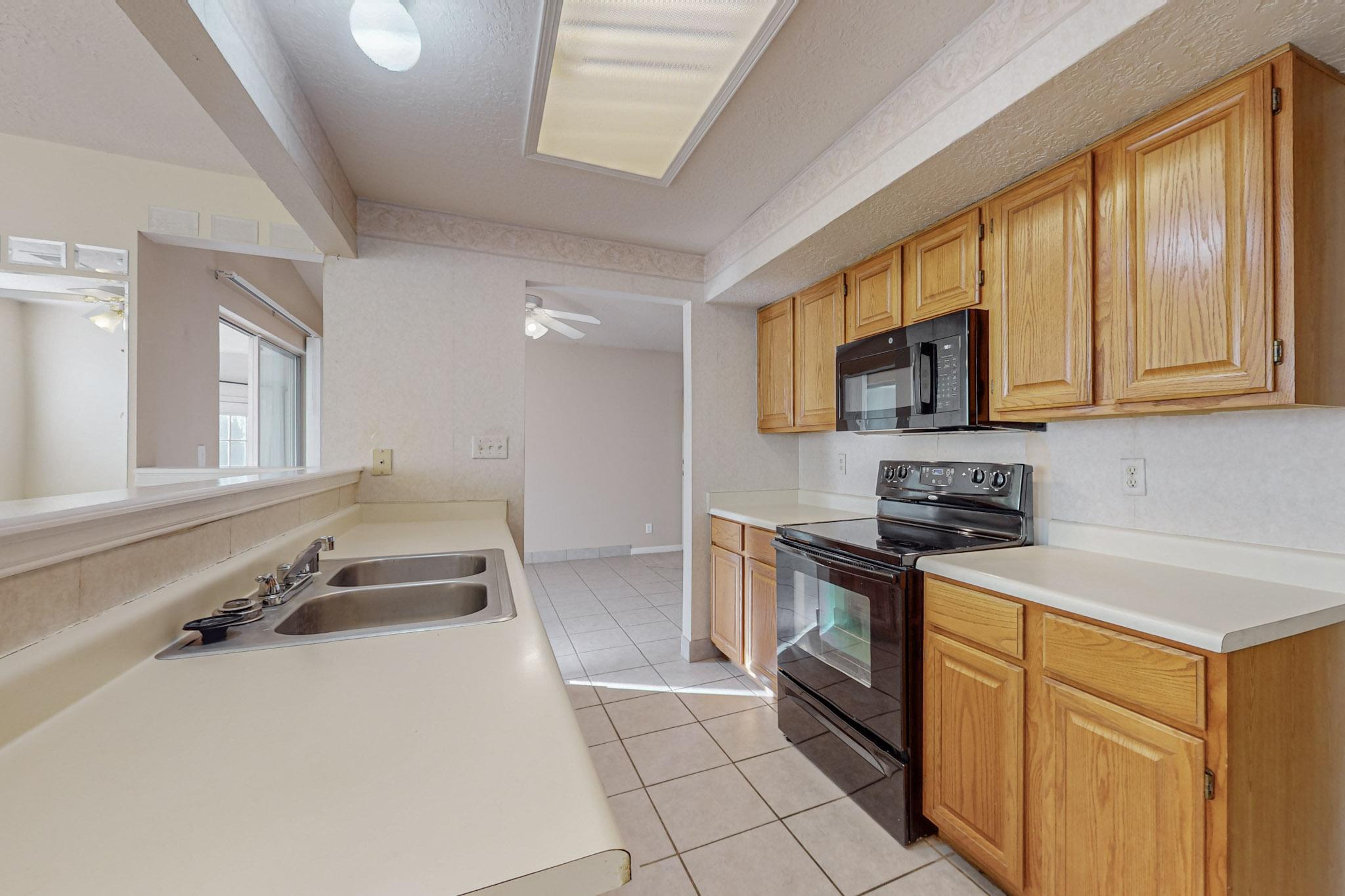 2421 AGUA FRIA Drive NE