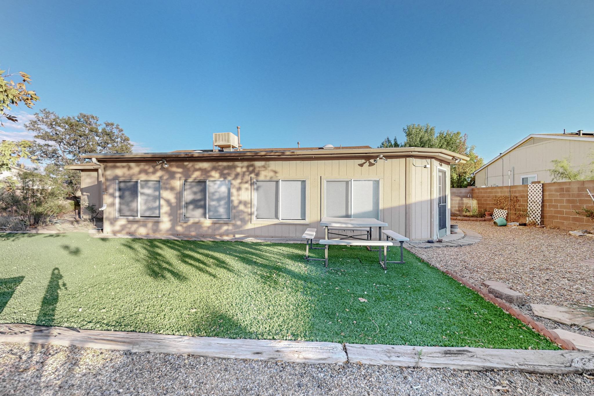 2421 AGUA FRIA Drive NE