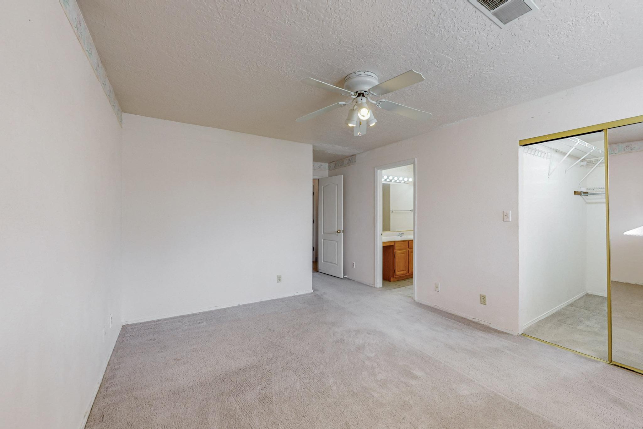 2421 AGUA FRIA Drive NE