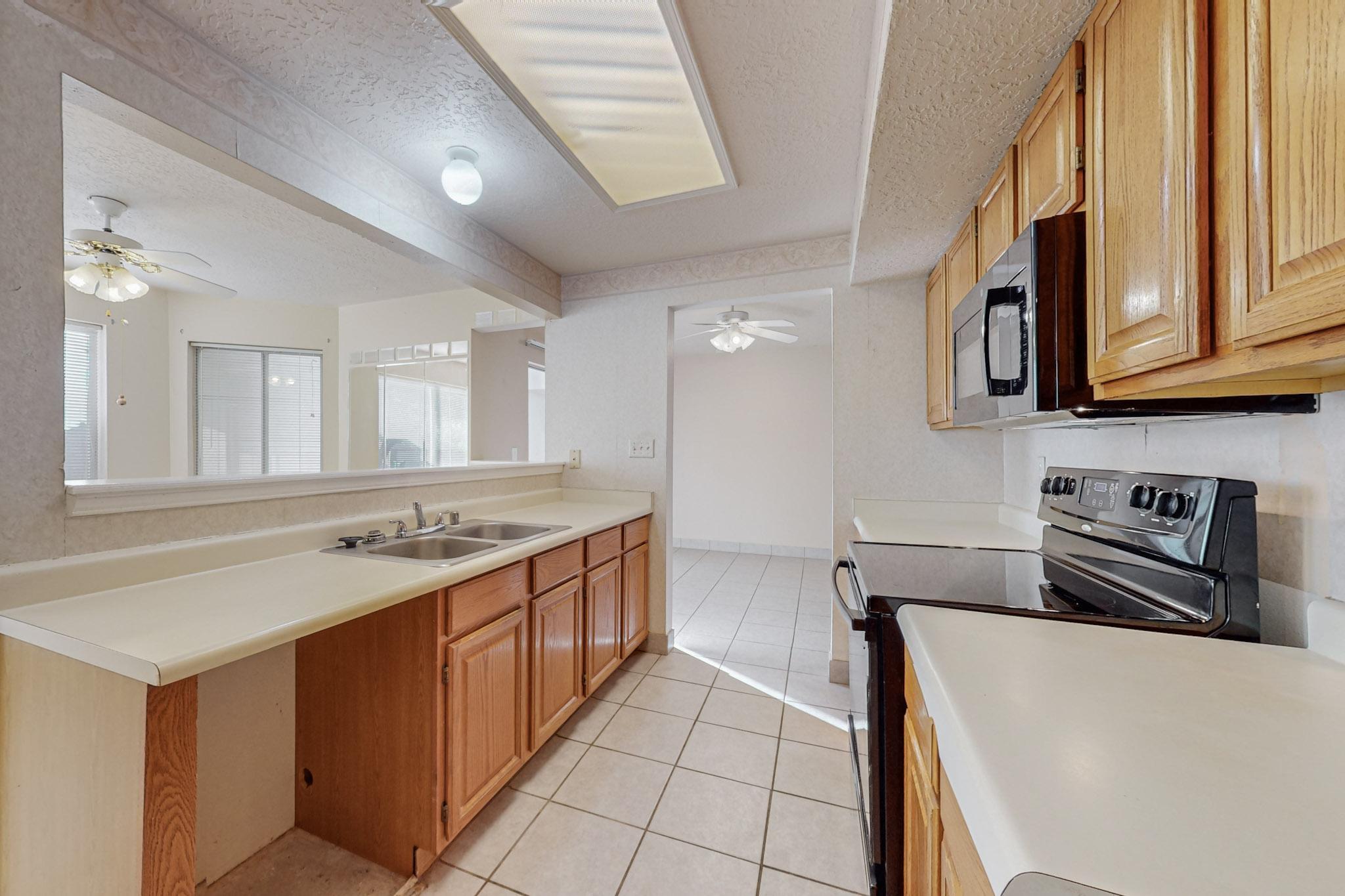 2421 AGUA FRIA Drive NE