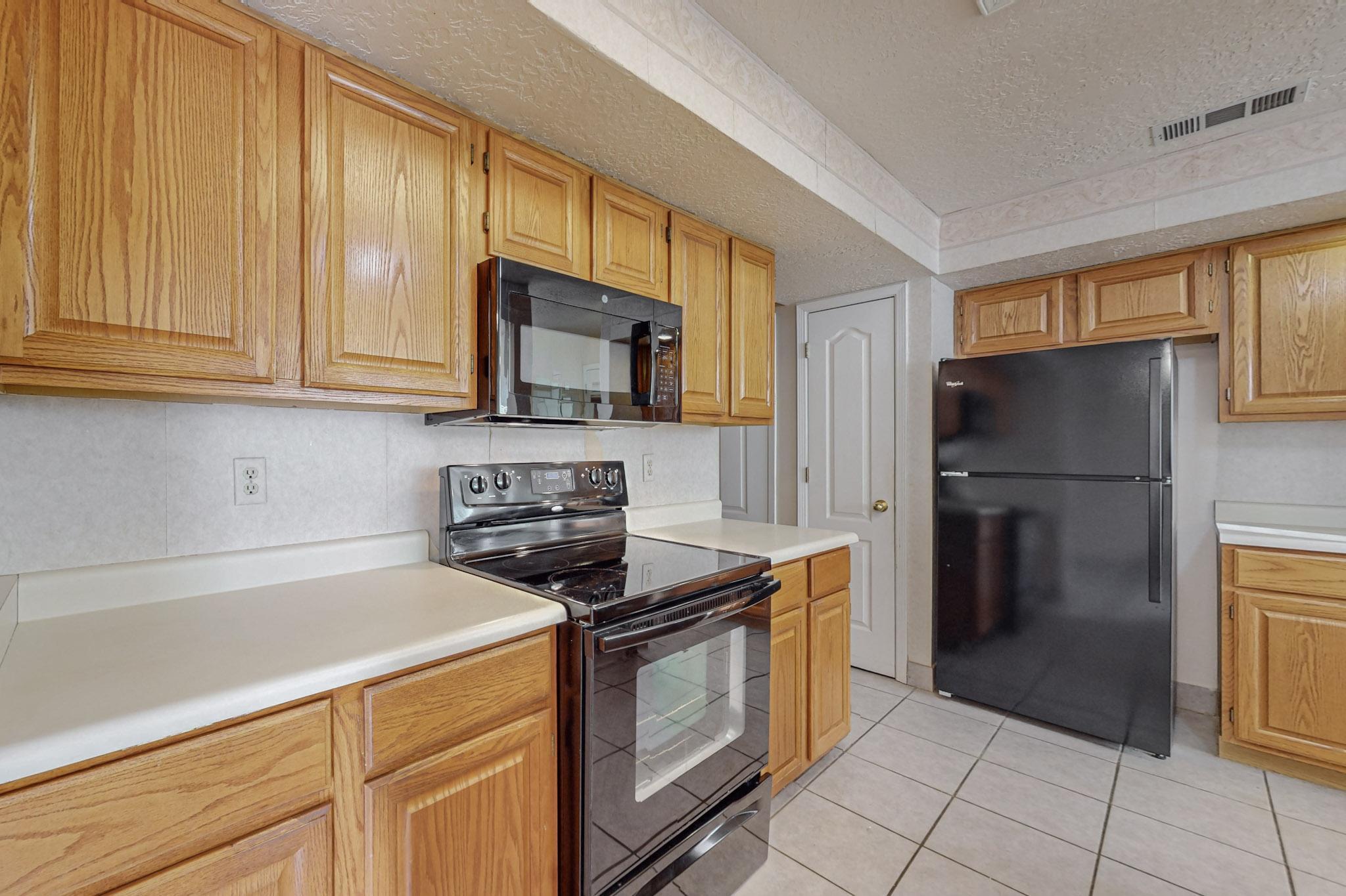 2421 AGUA FRIA Drive NE