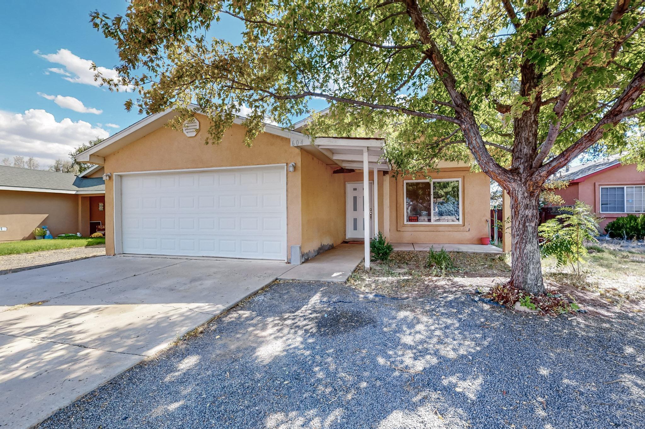 604 W SANTA FE Avenue