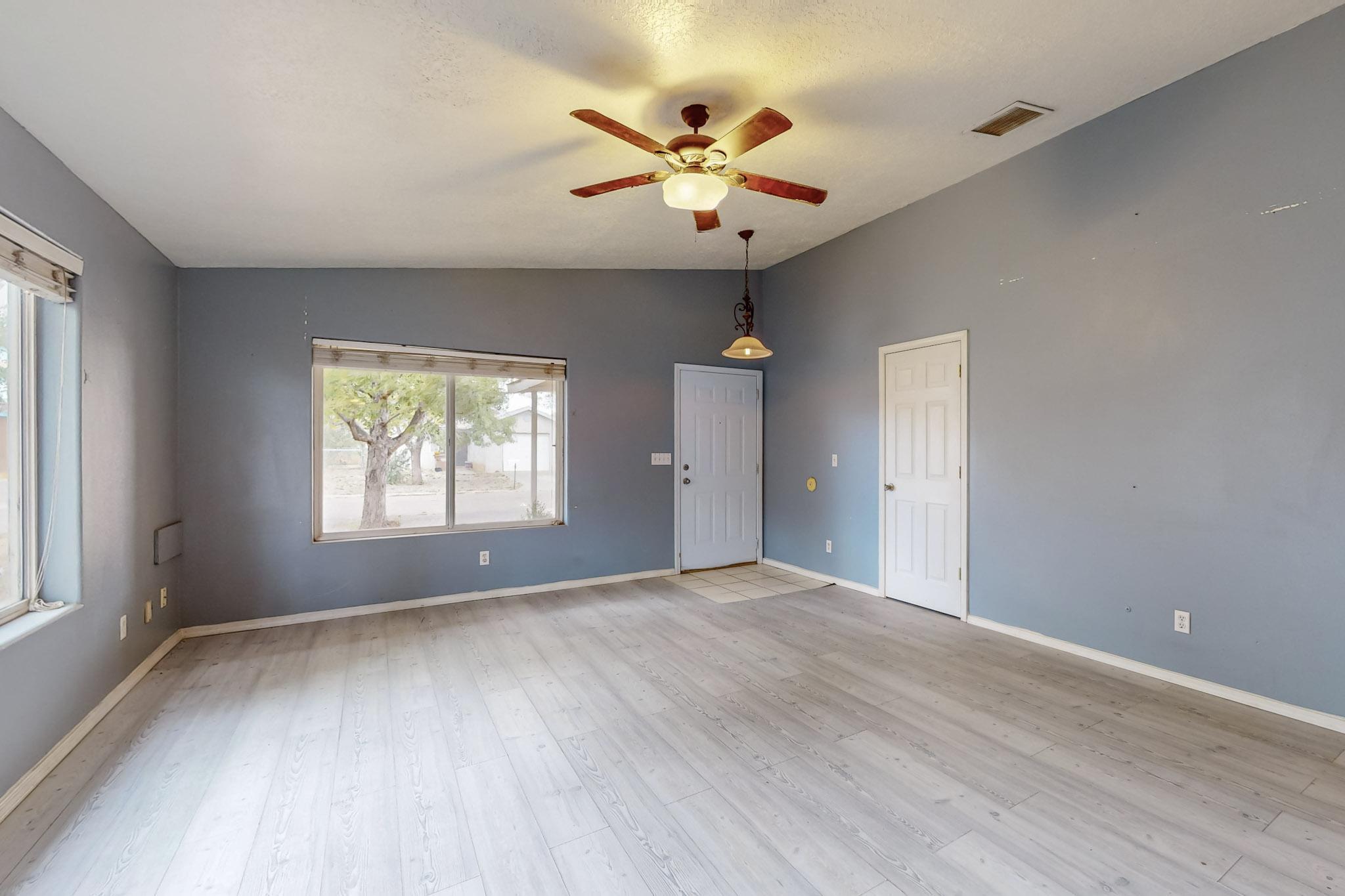 604 W SANTA FE Avenue