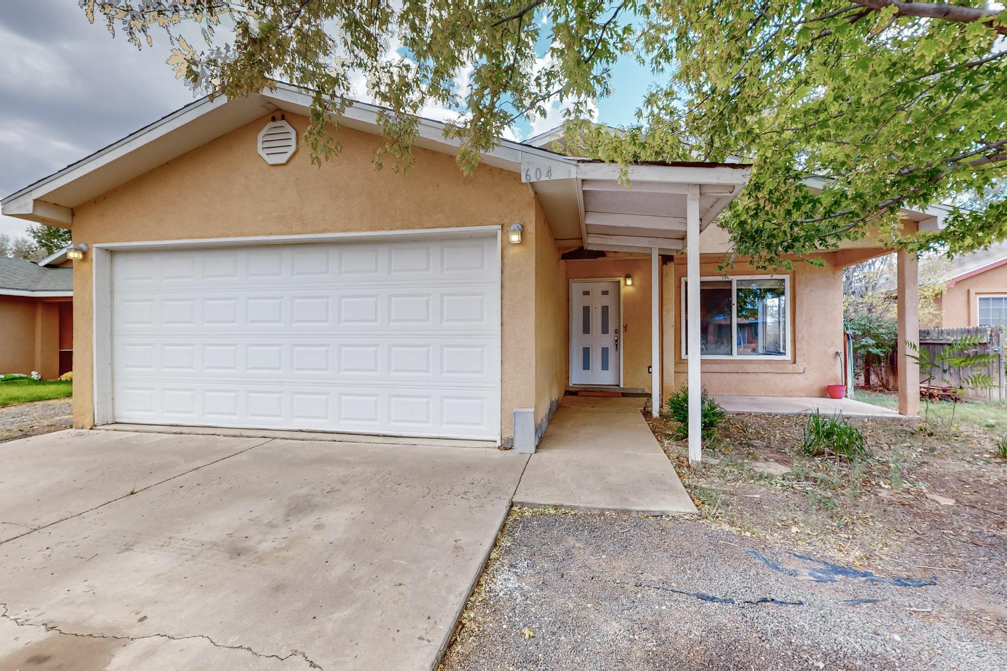 604 W SANTA FE Avenue