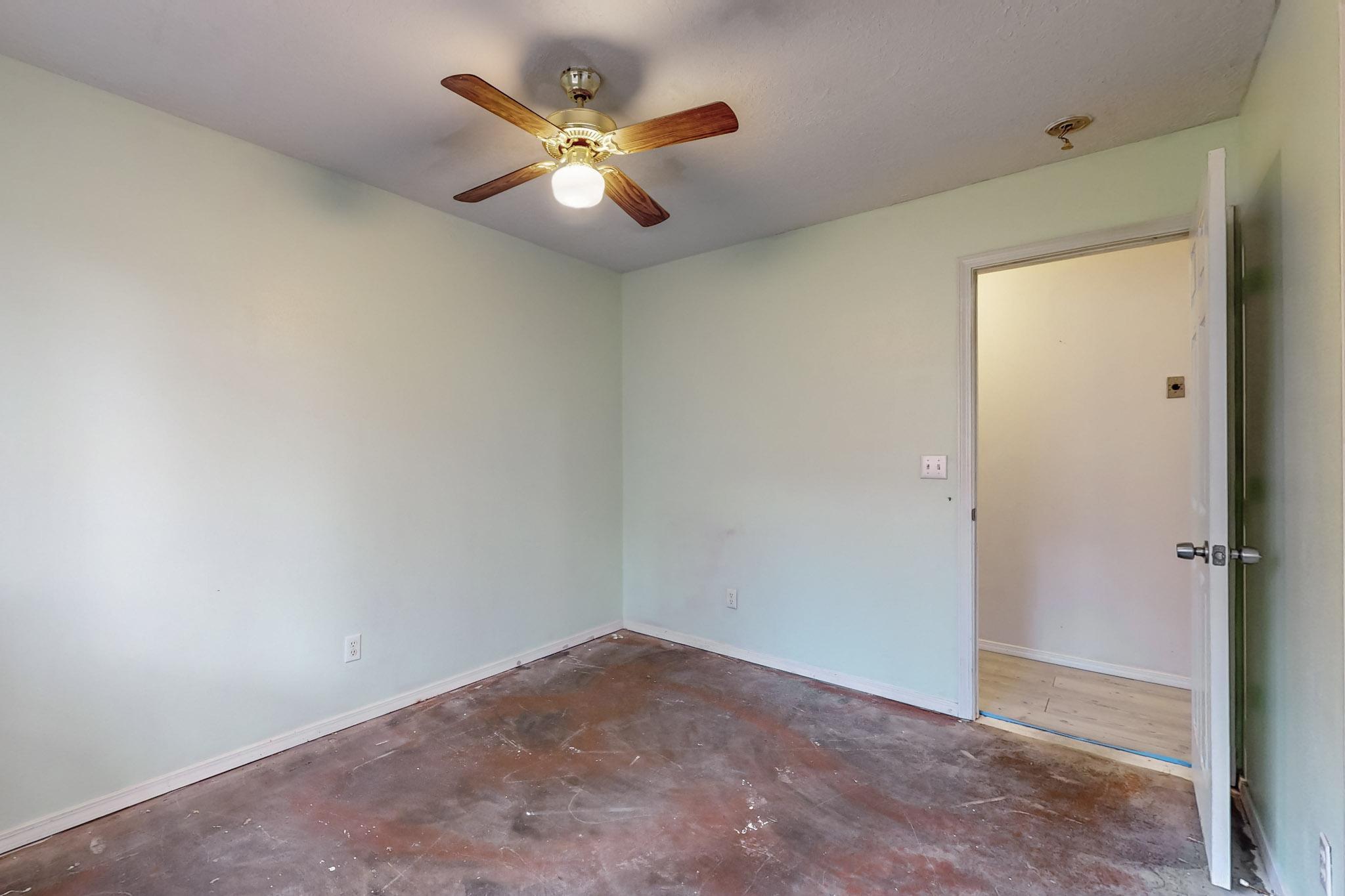 604 W SANTA FE Avenue