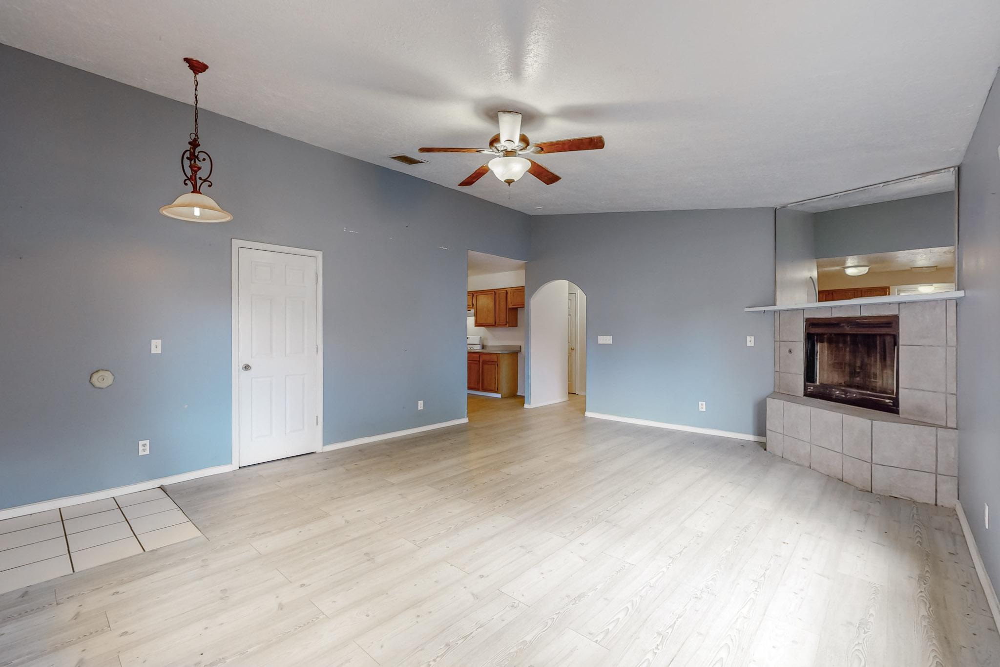 604 W SANTA FE Avenue
