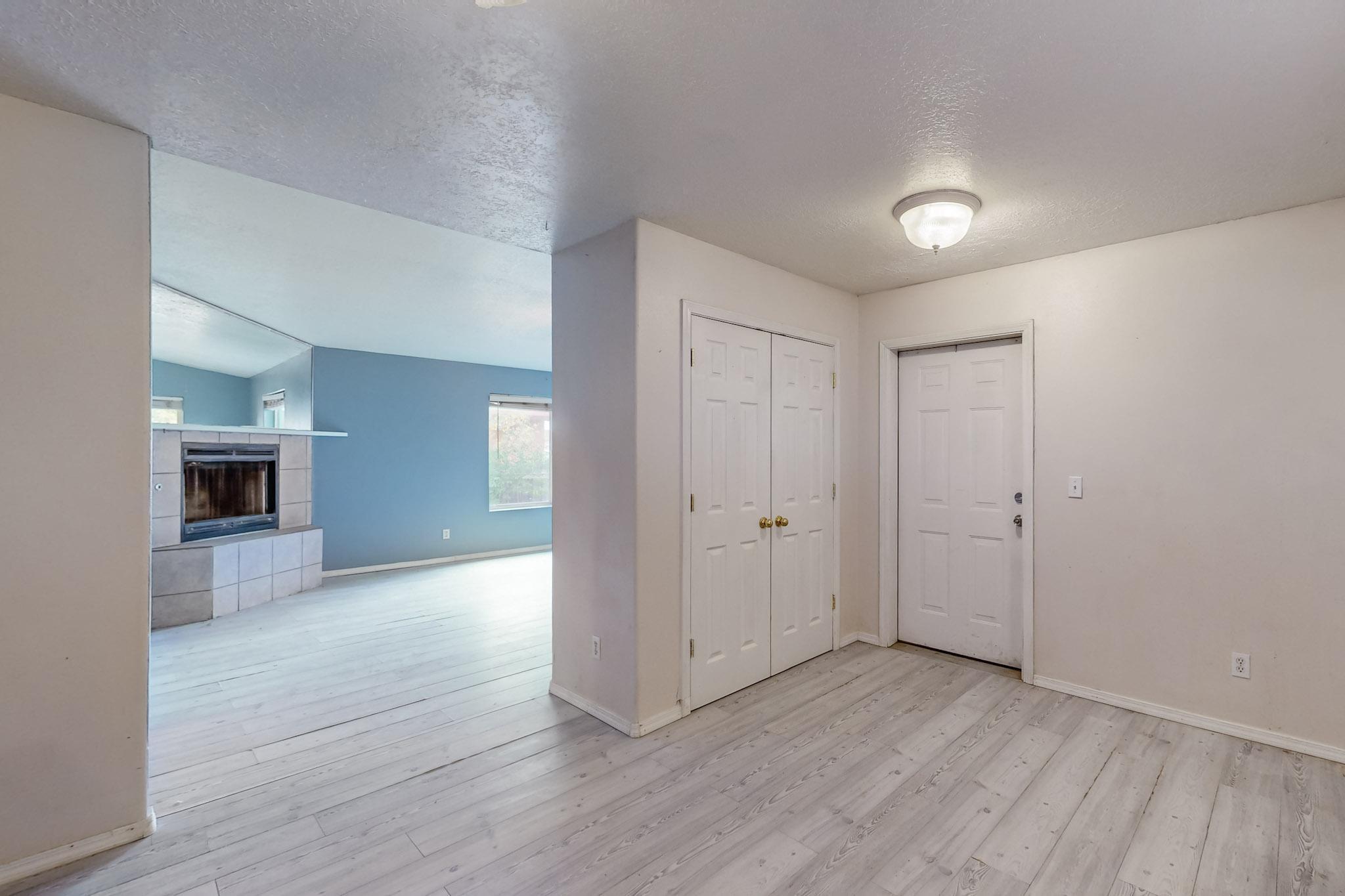 604 W SANTA FE Avenue