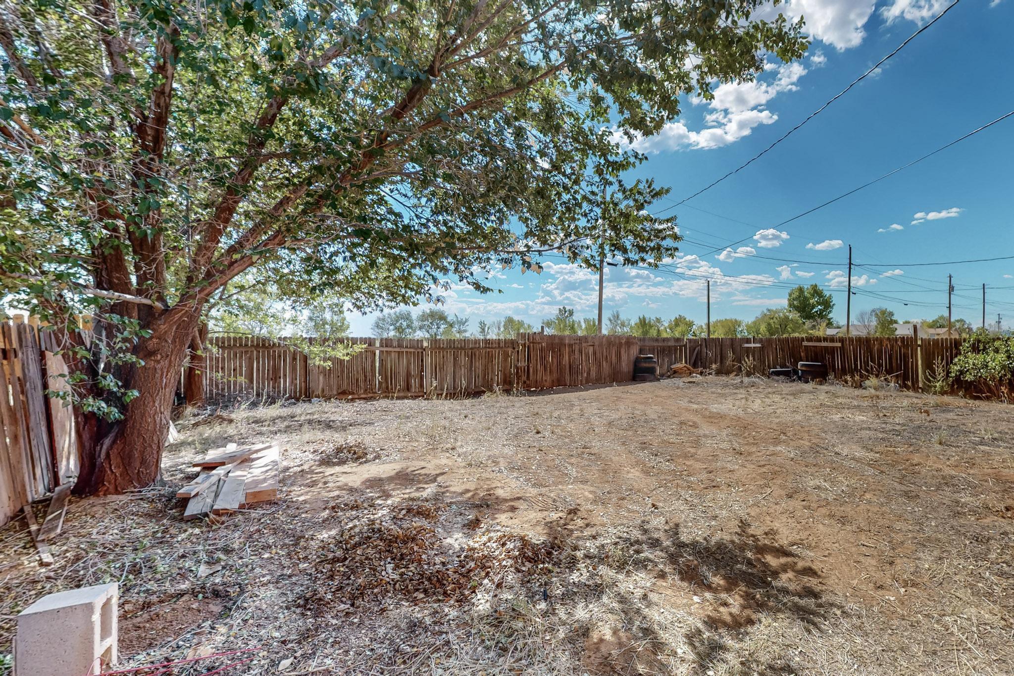604 W SANTA FE Avenue