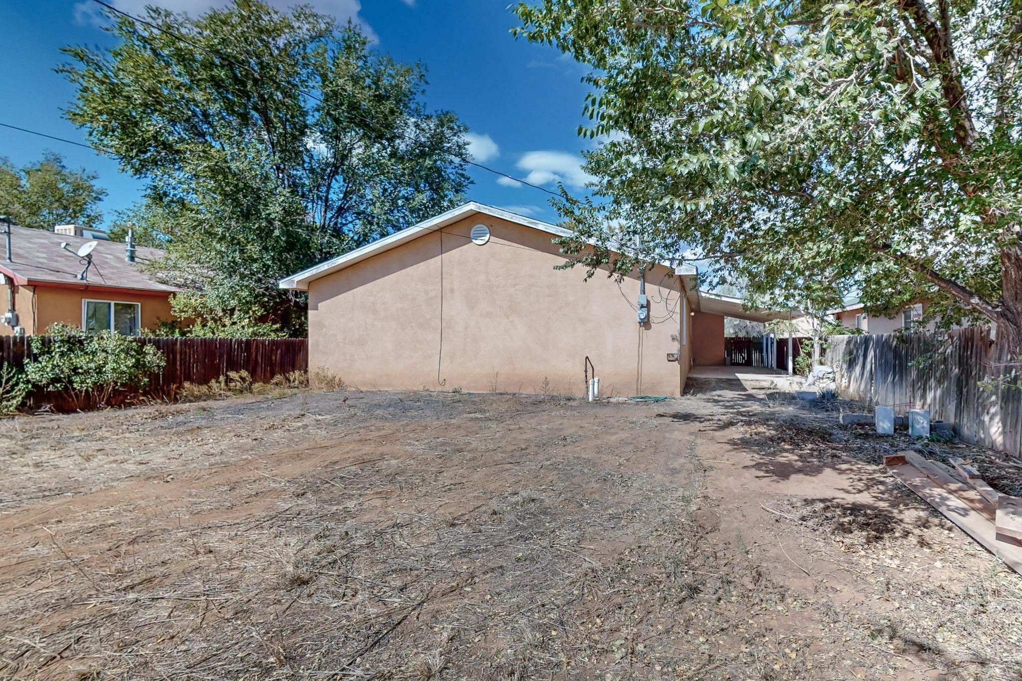 604 W SANTA FE Avenue