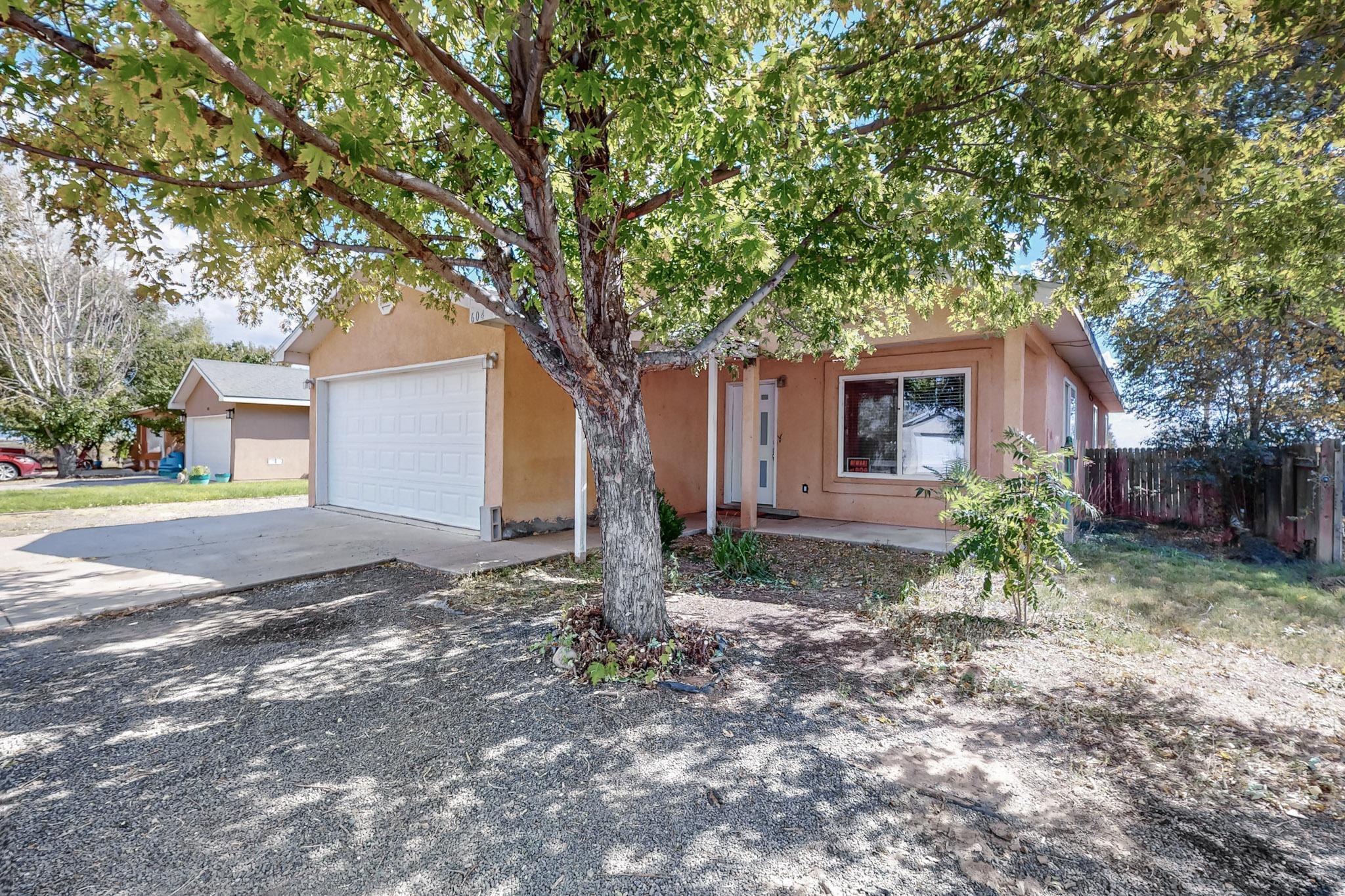 604 W SANTA FE Avenue