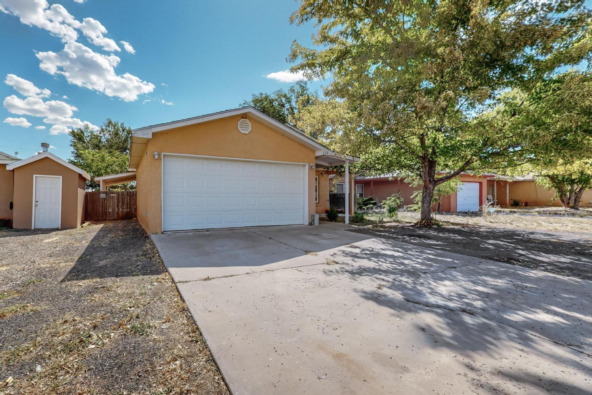 604 W SANTA FE Avenue