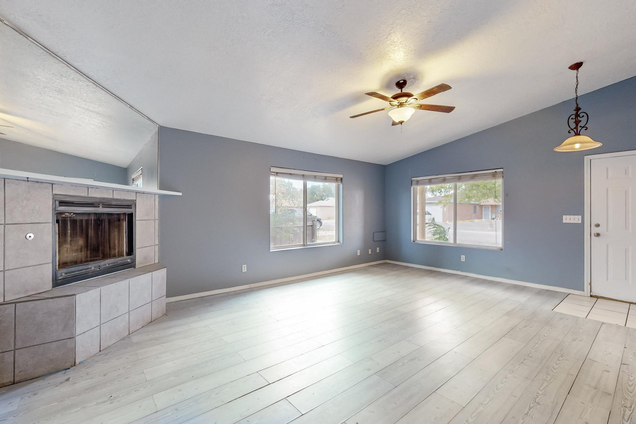 604 W SANTA FE Avenue