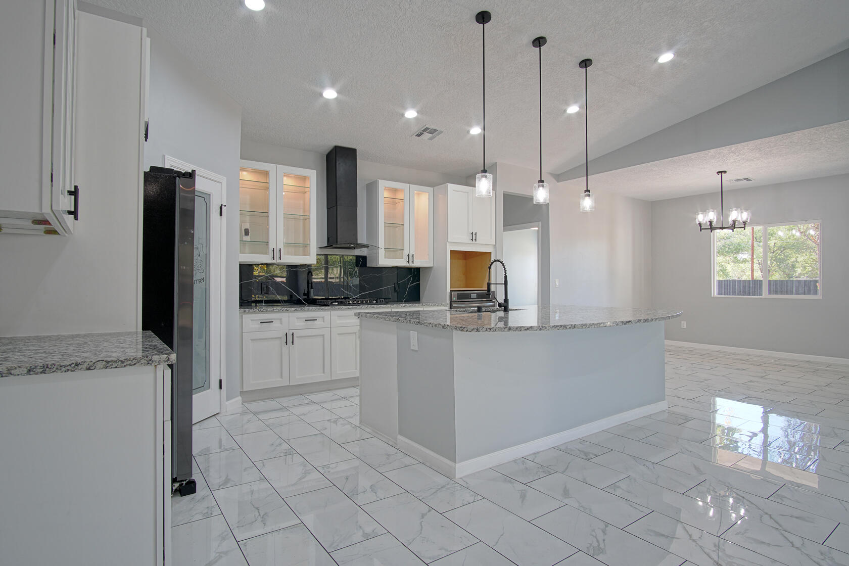 2200 CELESTE Road SW