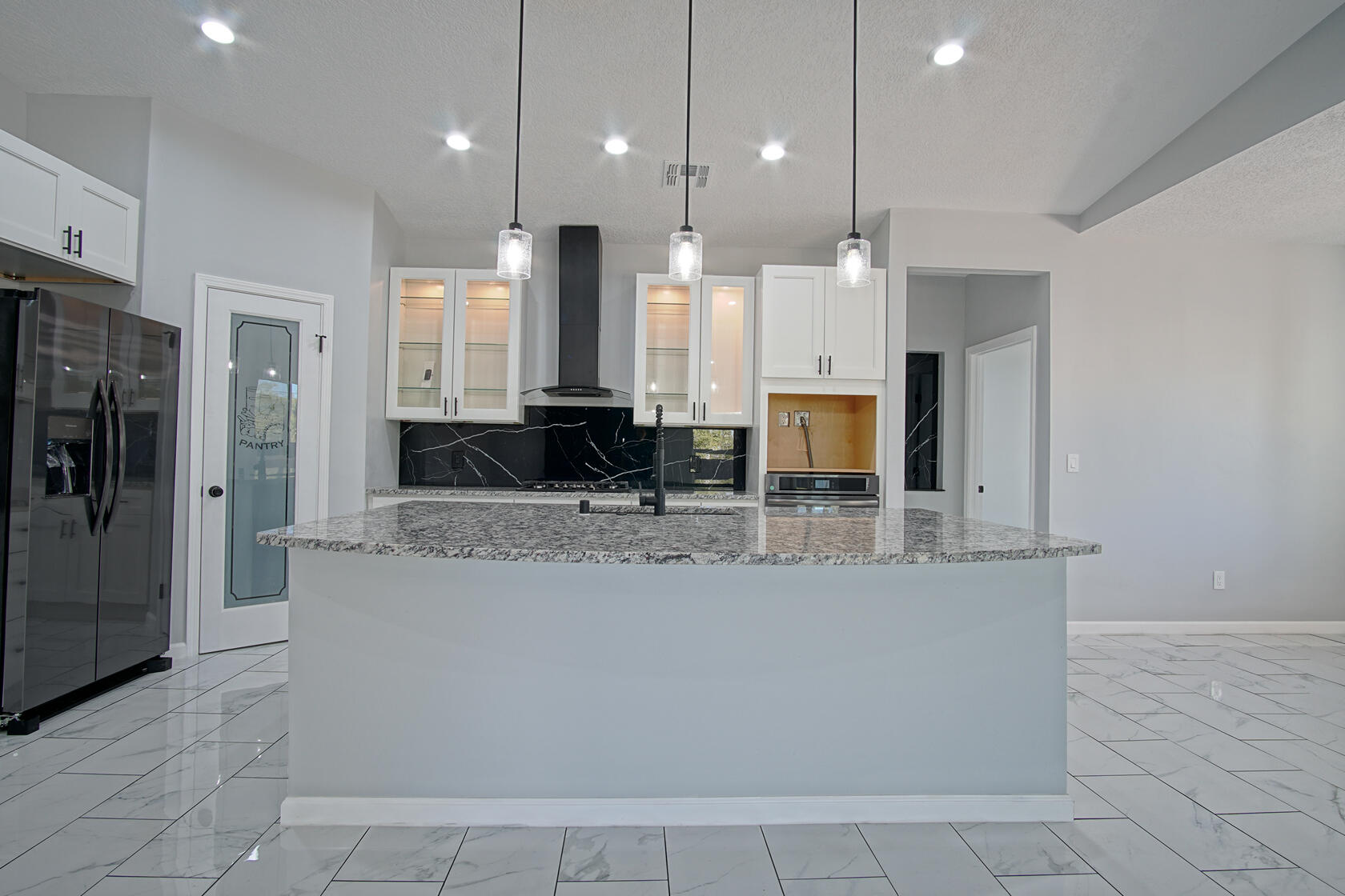 2200 CELESTE Road SW