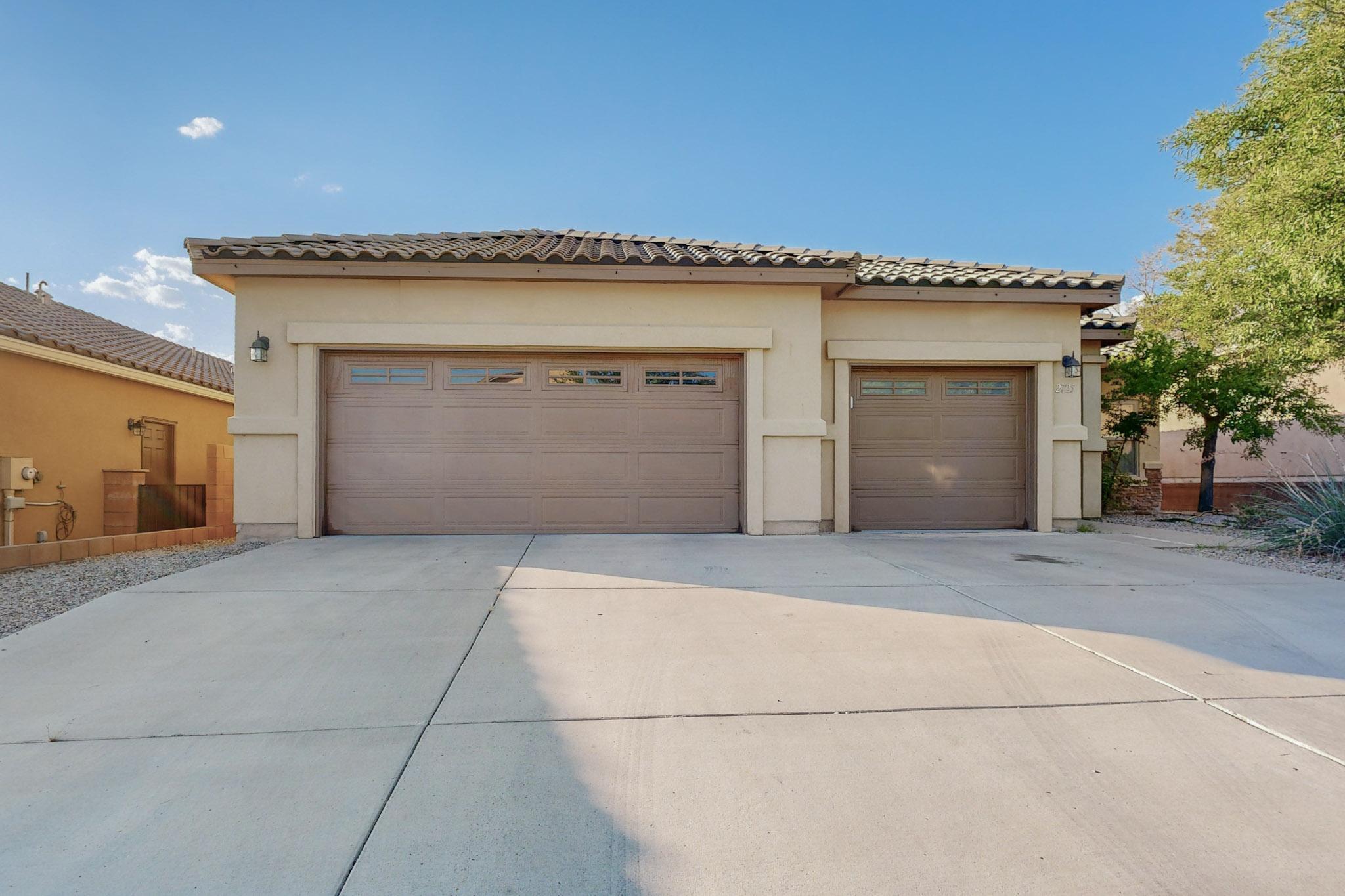2725 Walsh Loop SE
