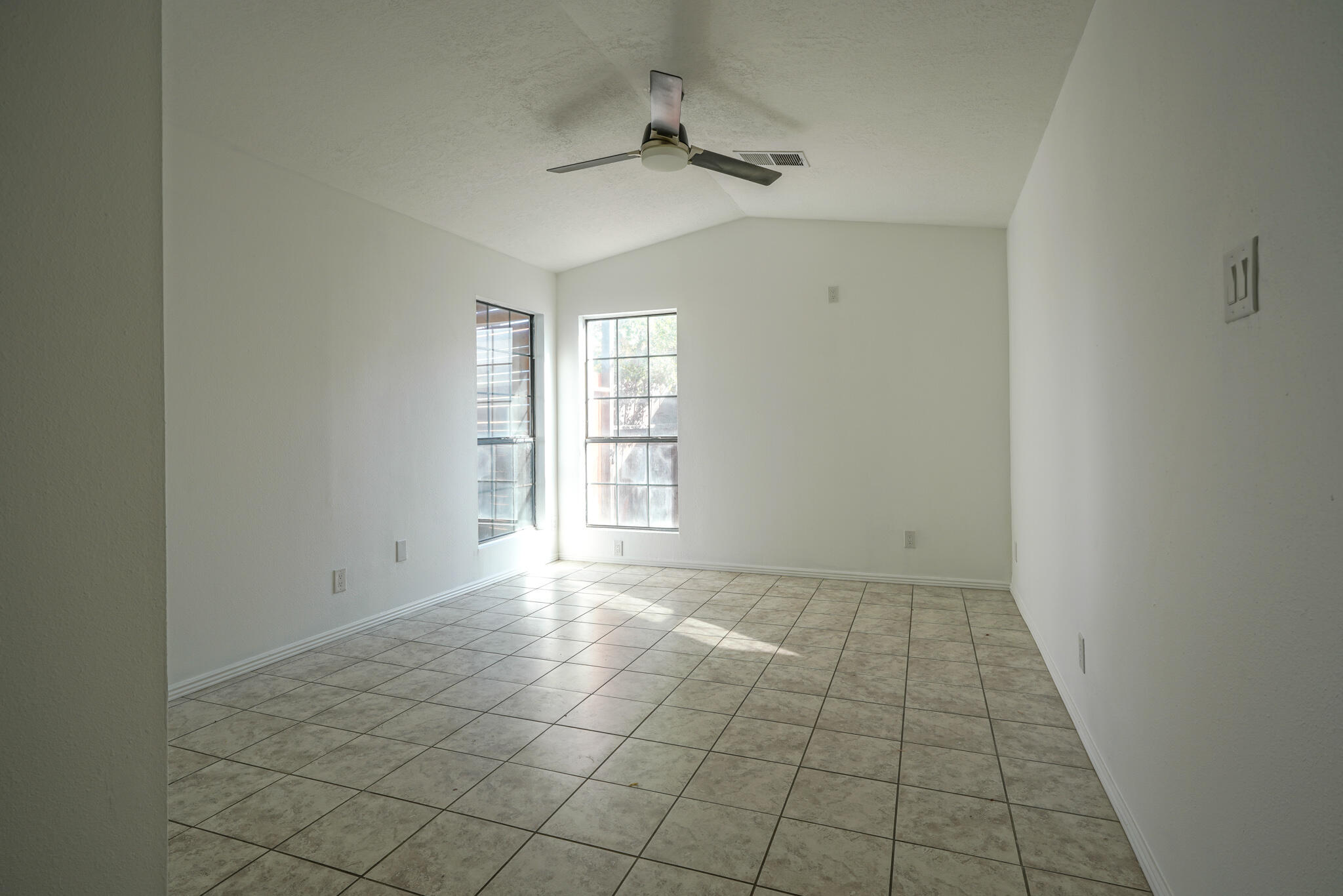 4841 PLATINUM Loop NE