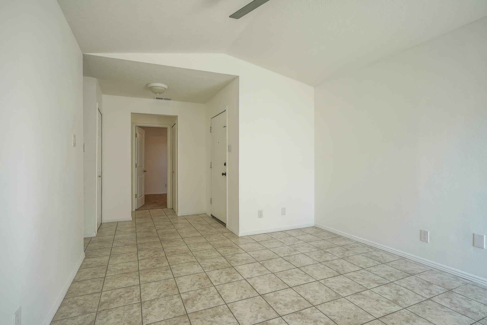 4841 PLATINUM Loop NE