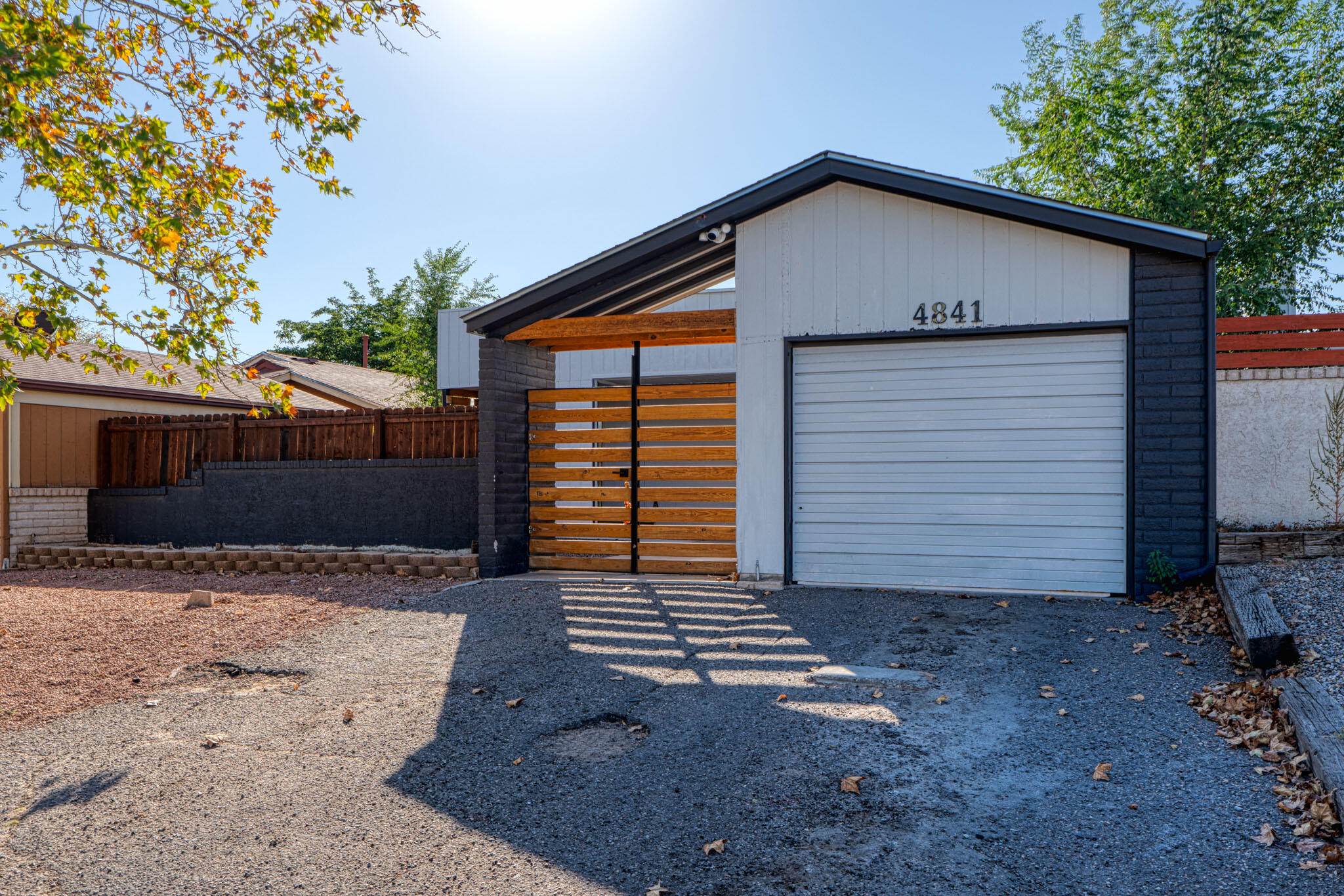 4841 PLATINUM Loop NE