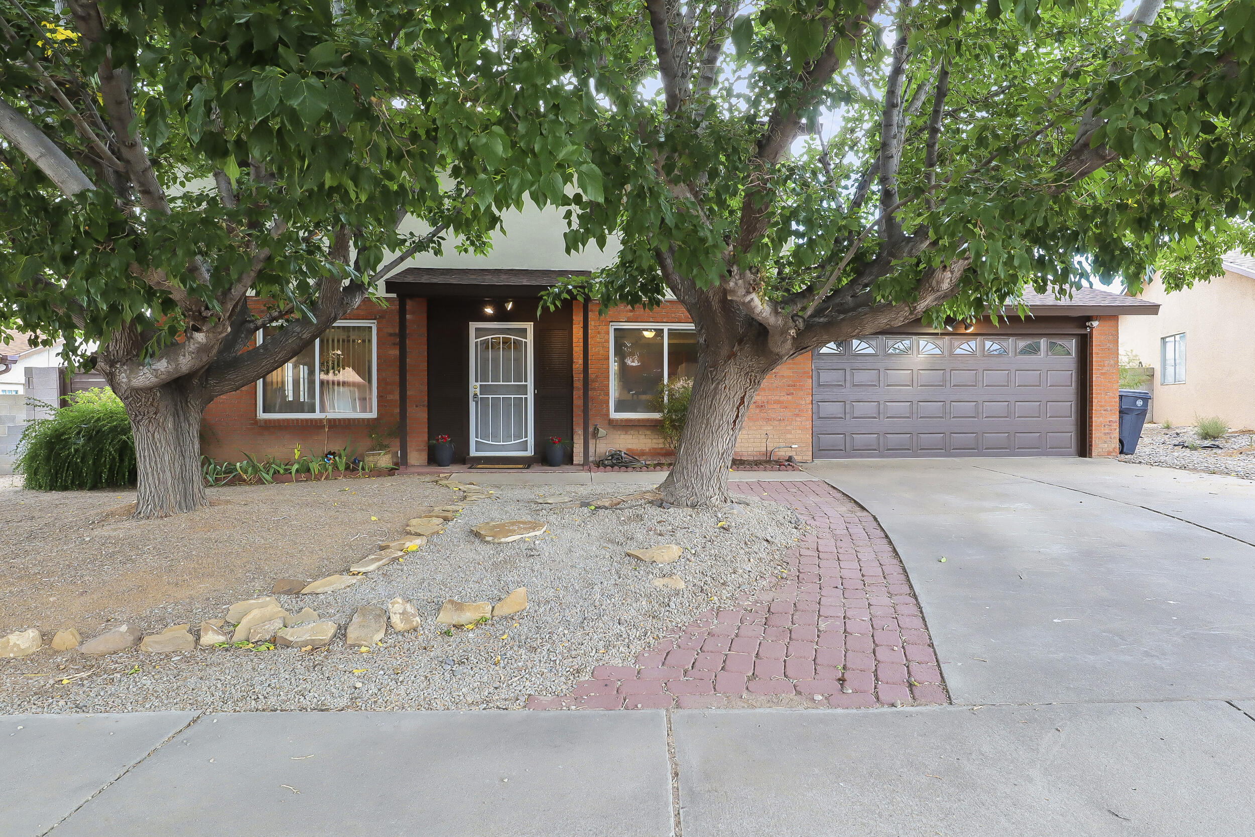 8137 OTERO Avenue NE