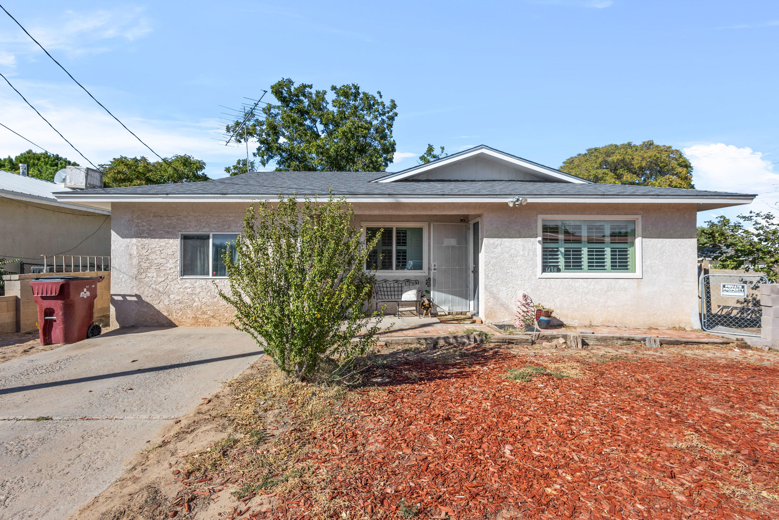 1438 W Reinken Avenue