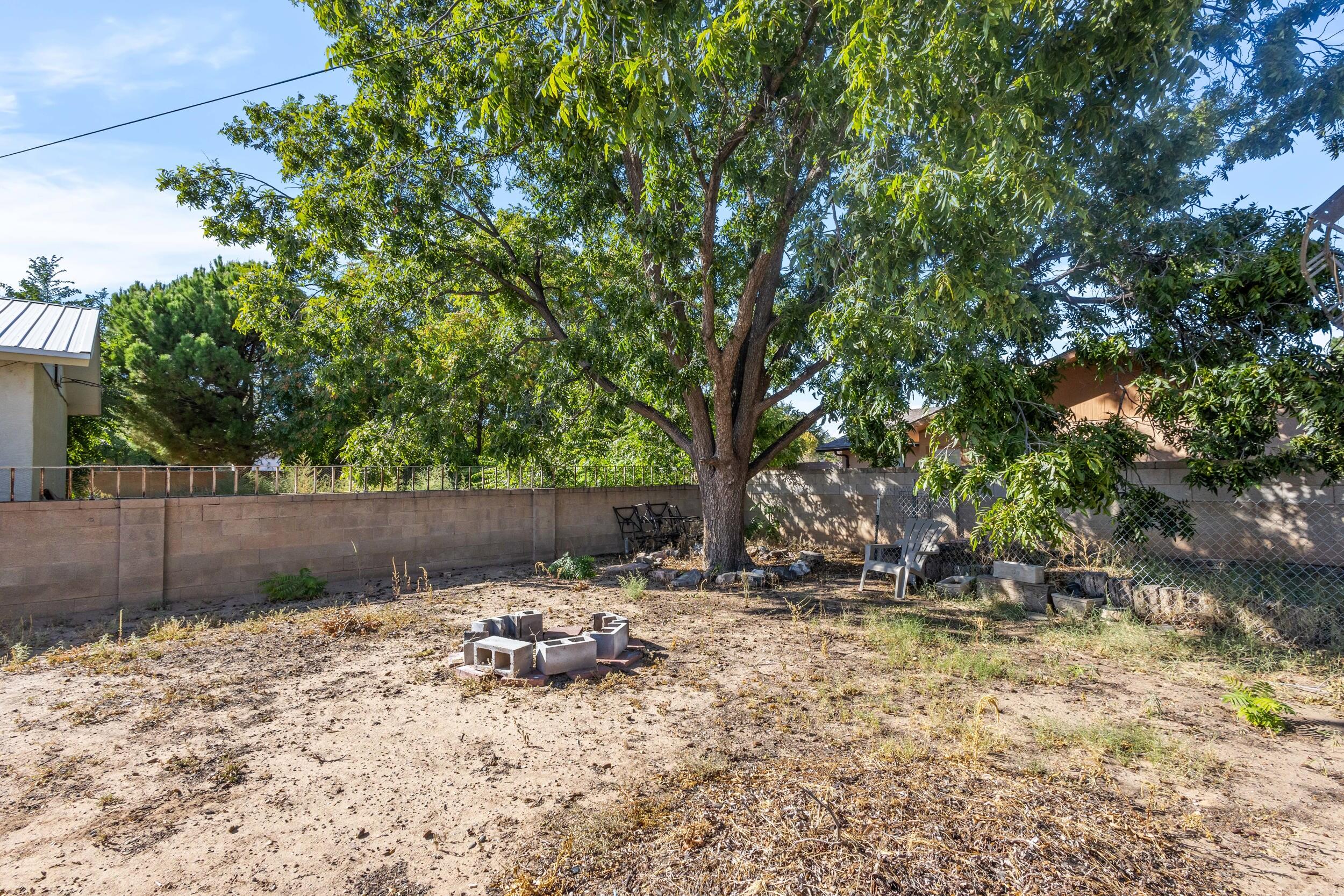1438 W Reinken Avenue
