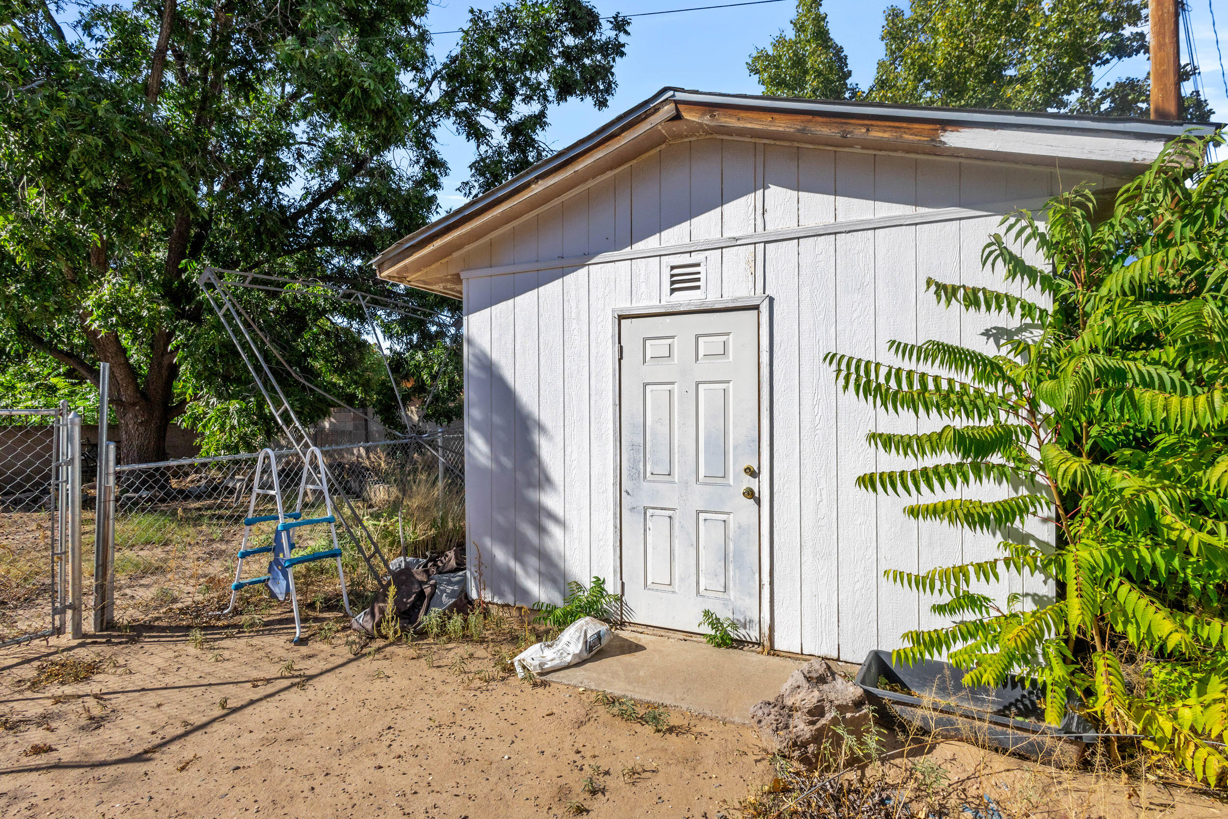 1438 W Reinken Avenue