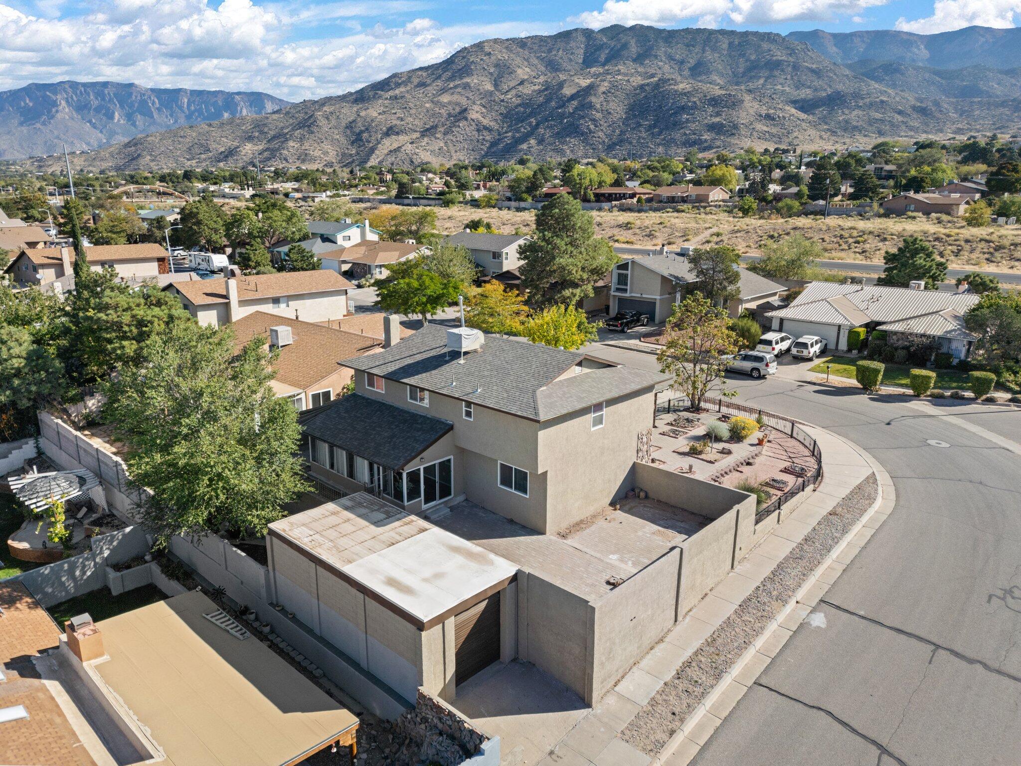 1615 ROBERT DALE Drive NE