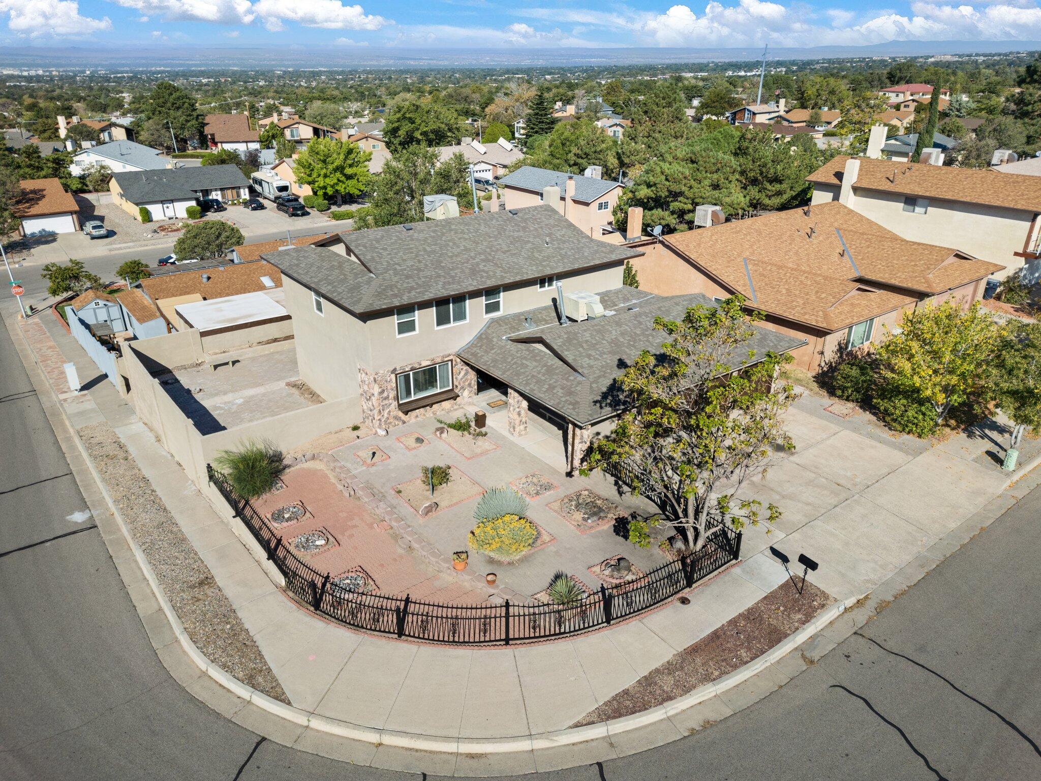 1615 ROBERT DALE Drive NE