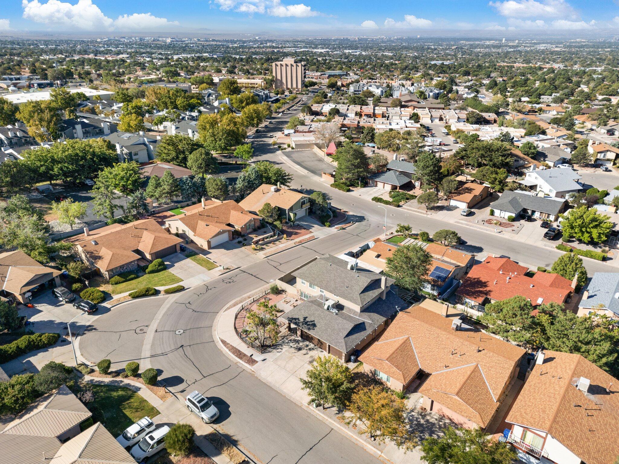 1615 ROBERT DALE Drive NE