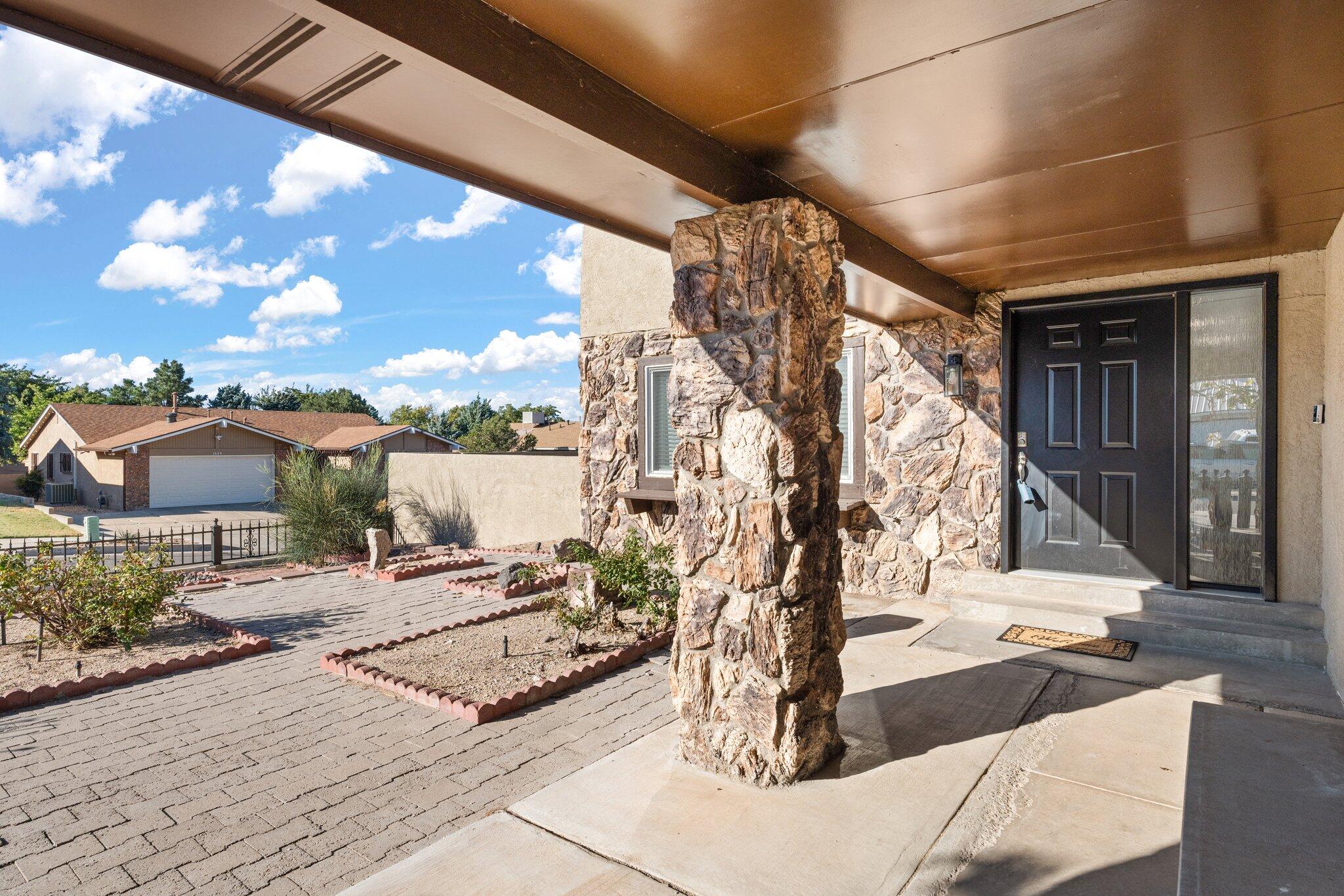 1615 ROBERT DALE Drive NE