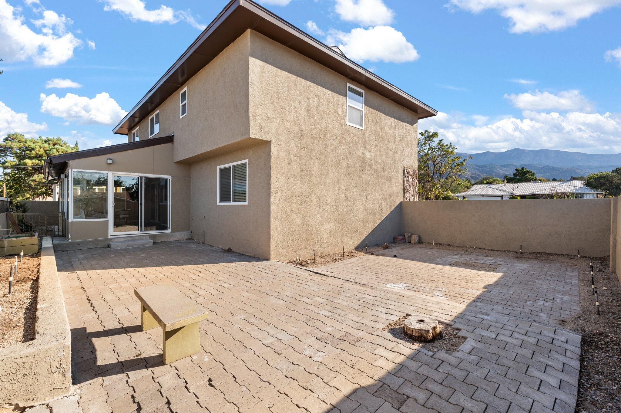 1615 ROBERT DALE Drive NE