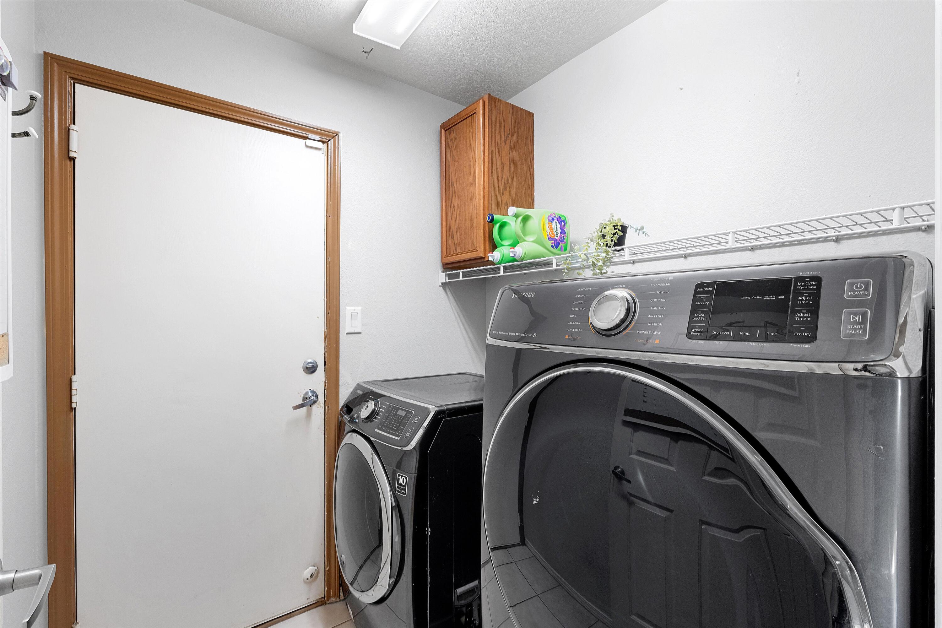 5904 NIGHT SHADOW Avenue NW