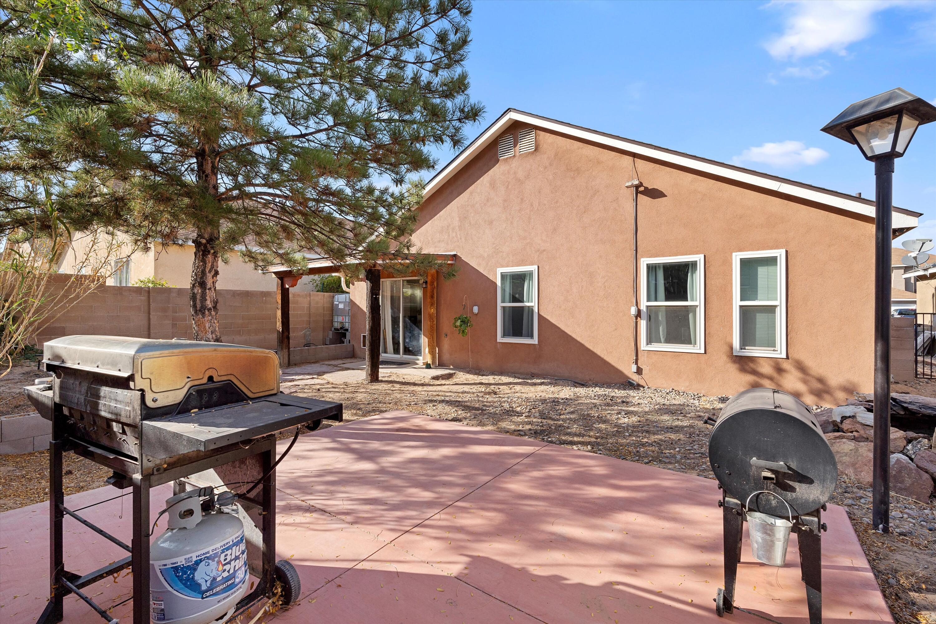 5904 NIGHT SHADOW Avenue NW