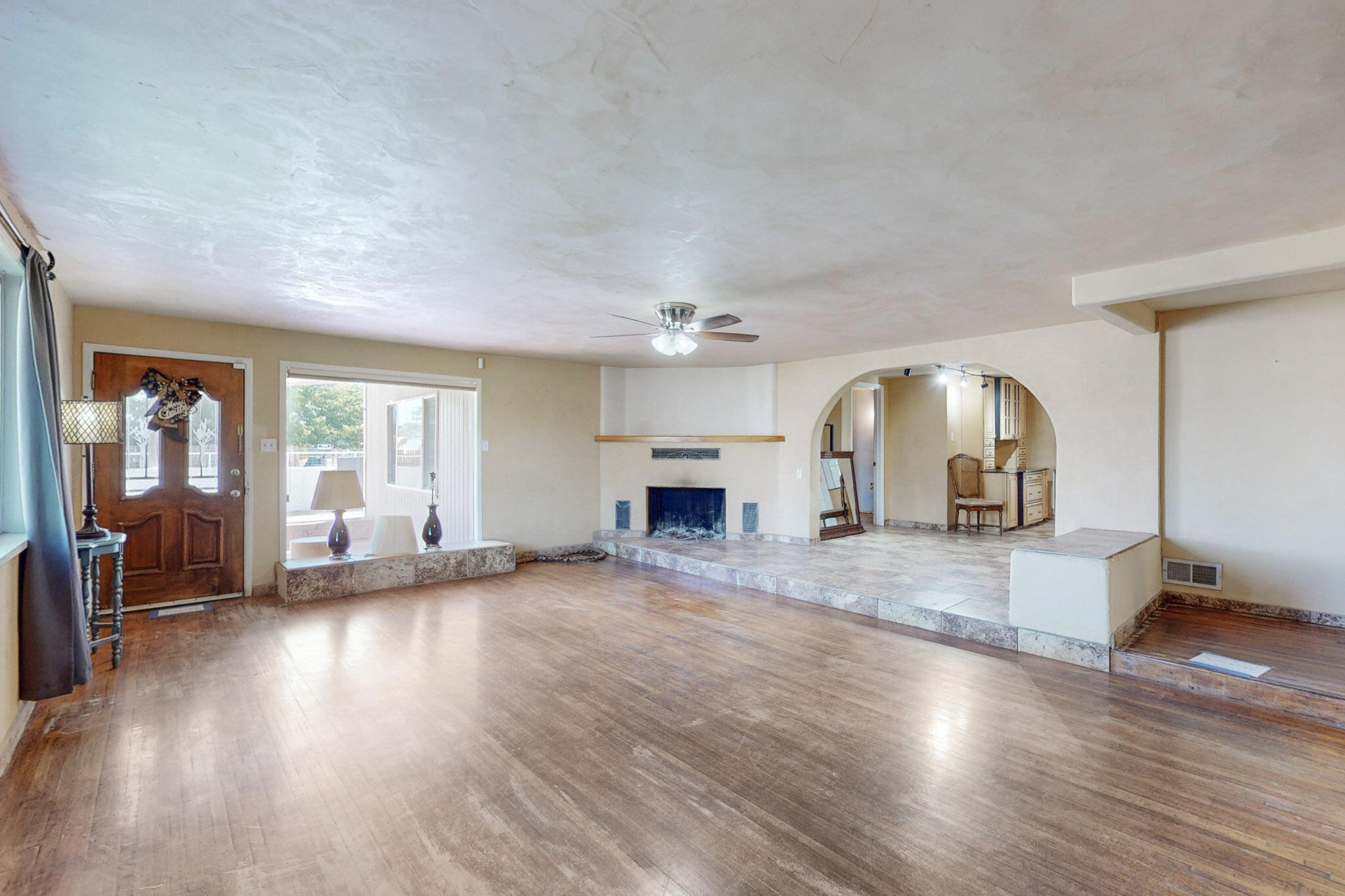 215 ESPERANZA Drive