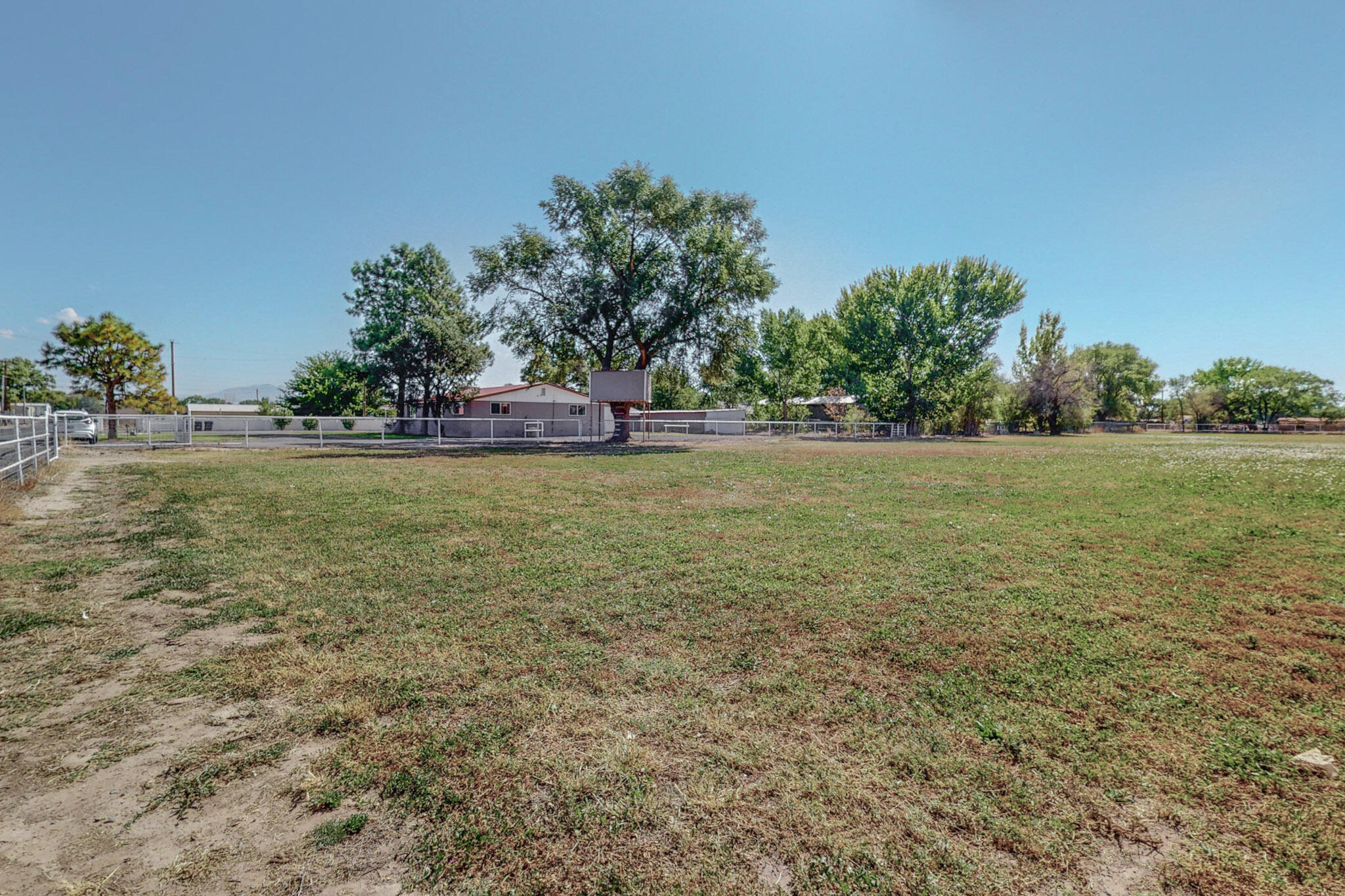 215 ESPERANZA Drive