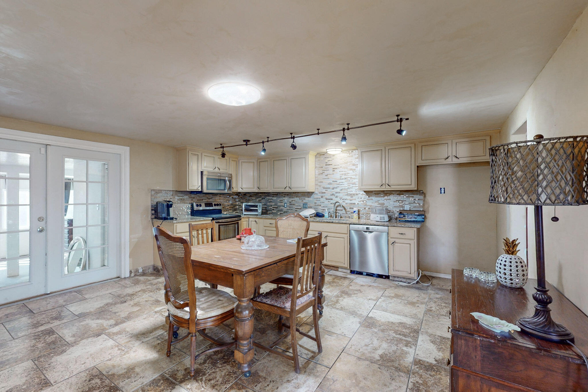 215 ESPERANZA Drive