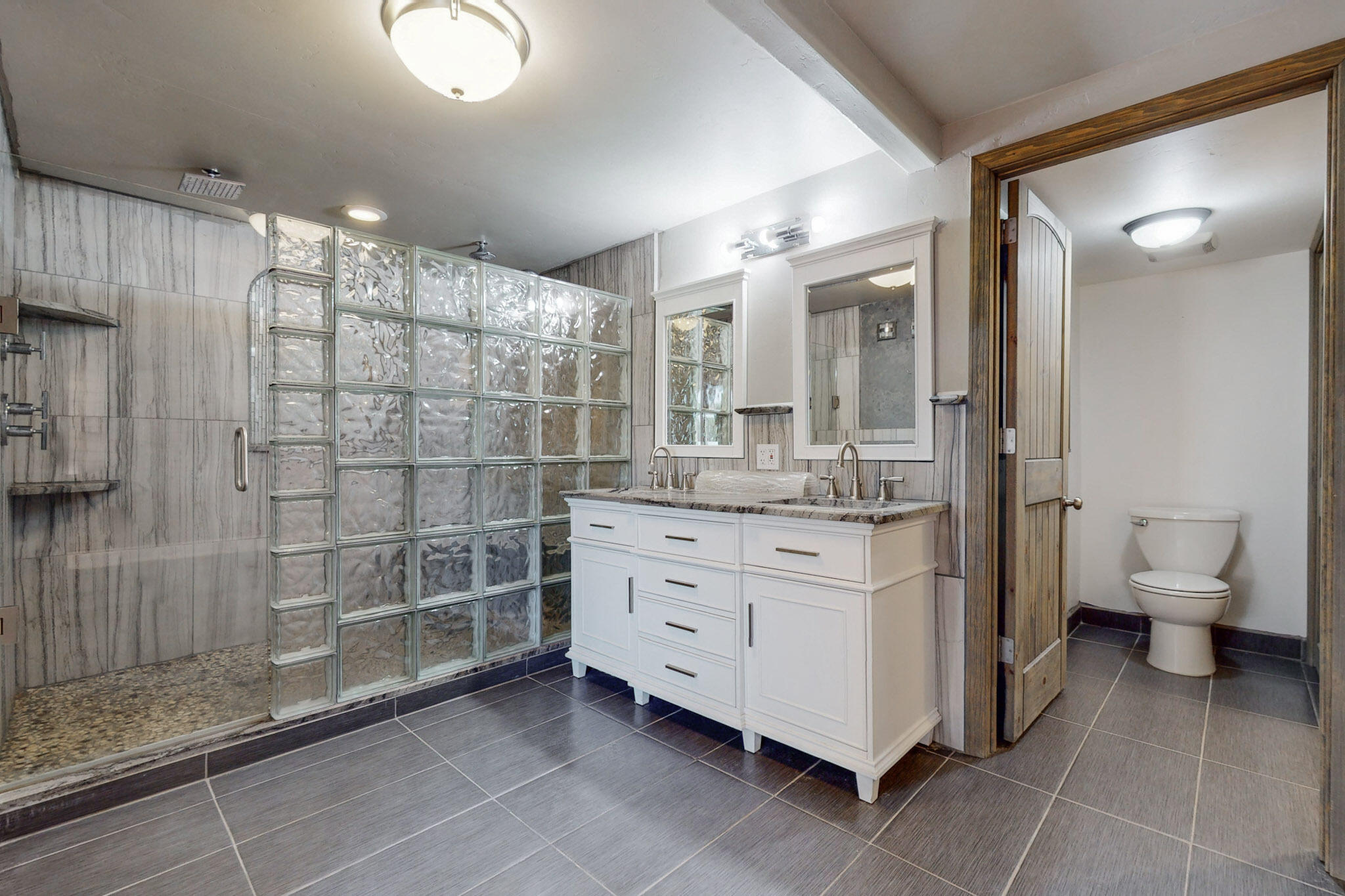 215 ESPERANZA Drive