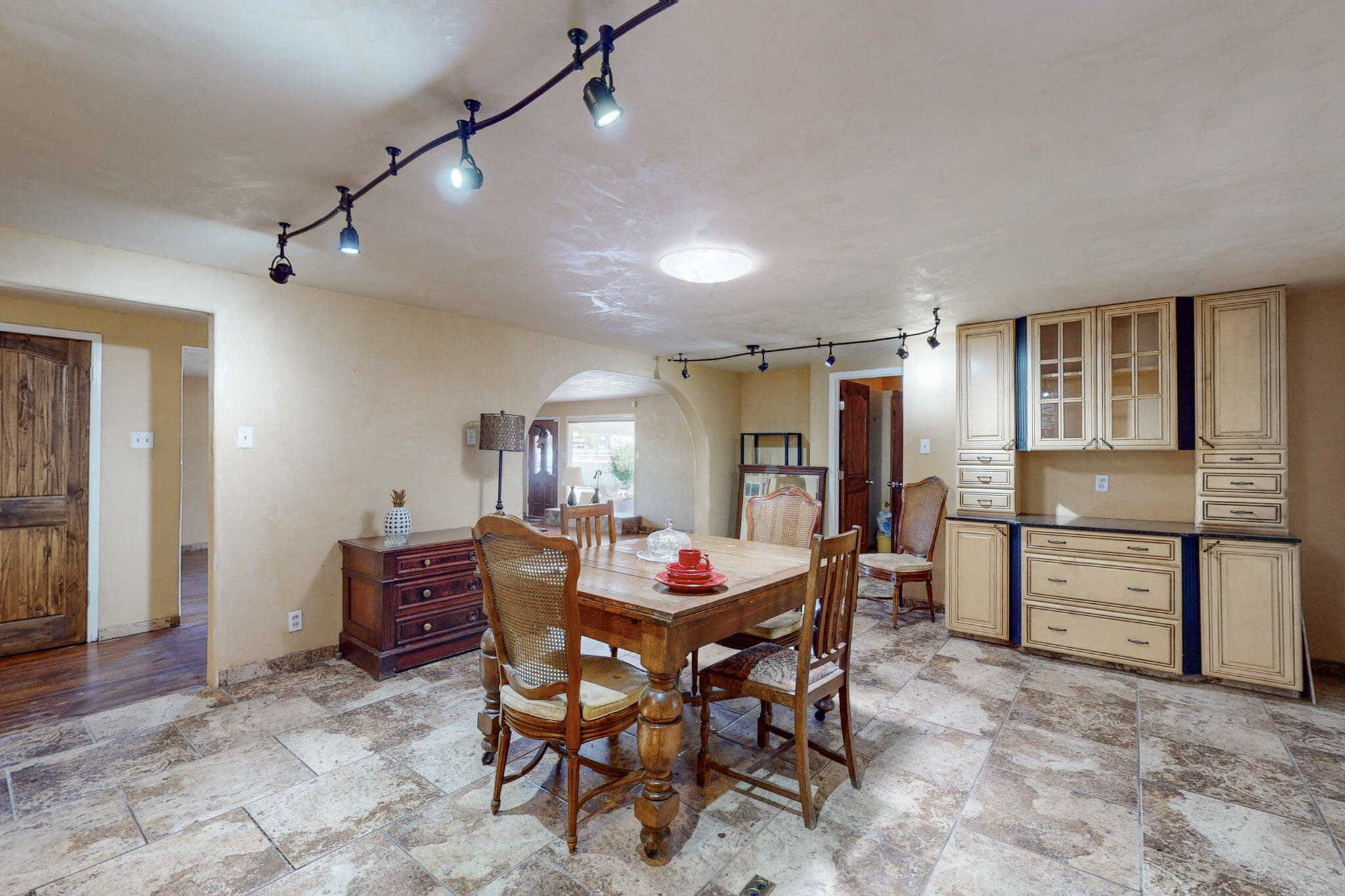 215 ESPERANZA Drive