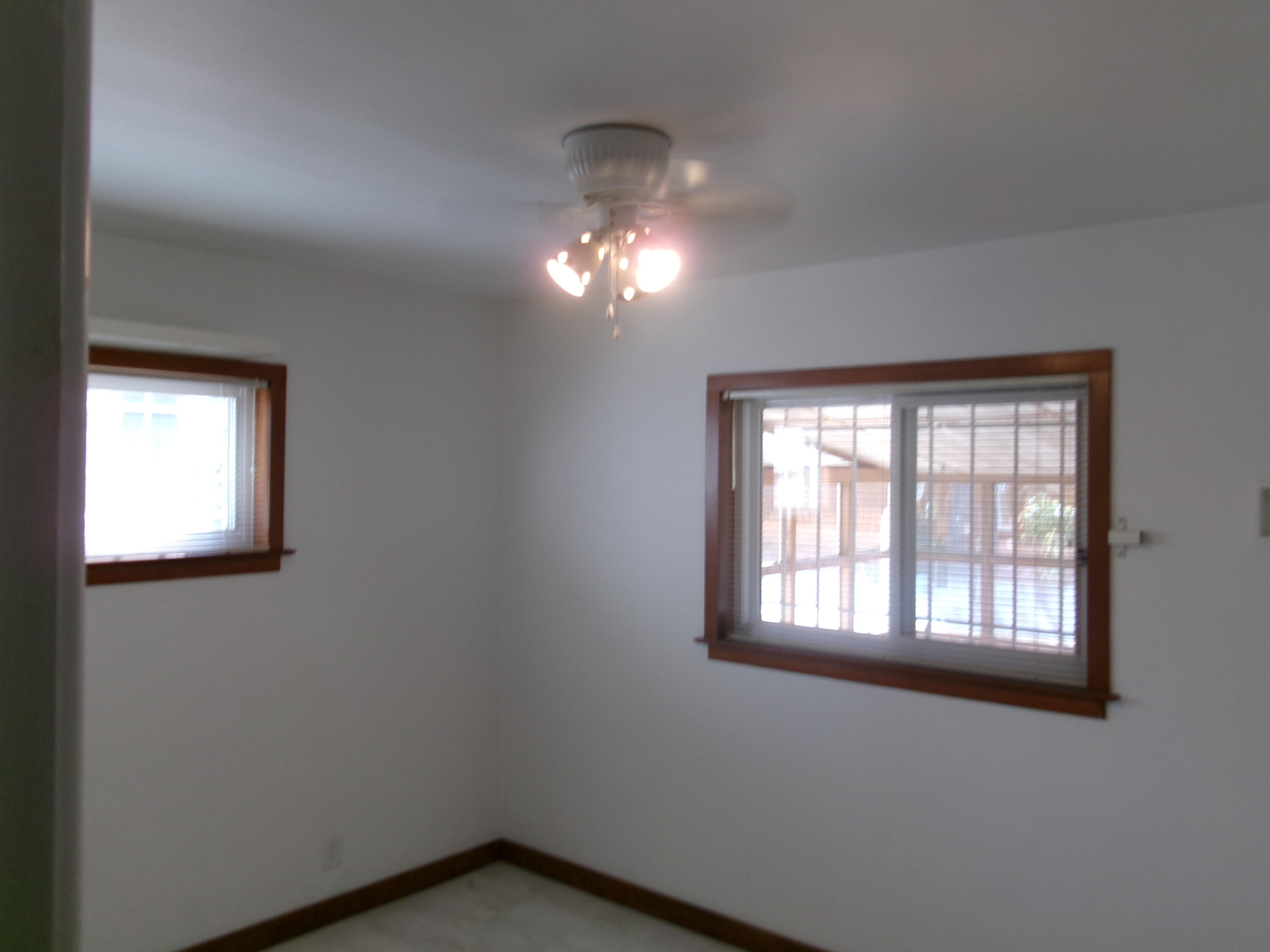 7904 CUTLER Avenue NE
