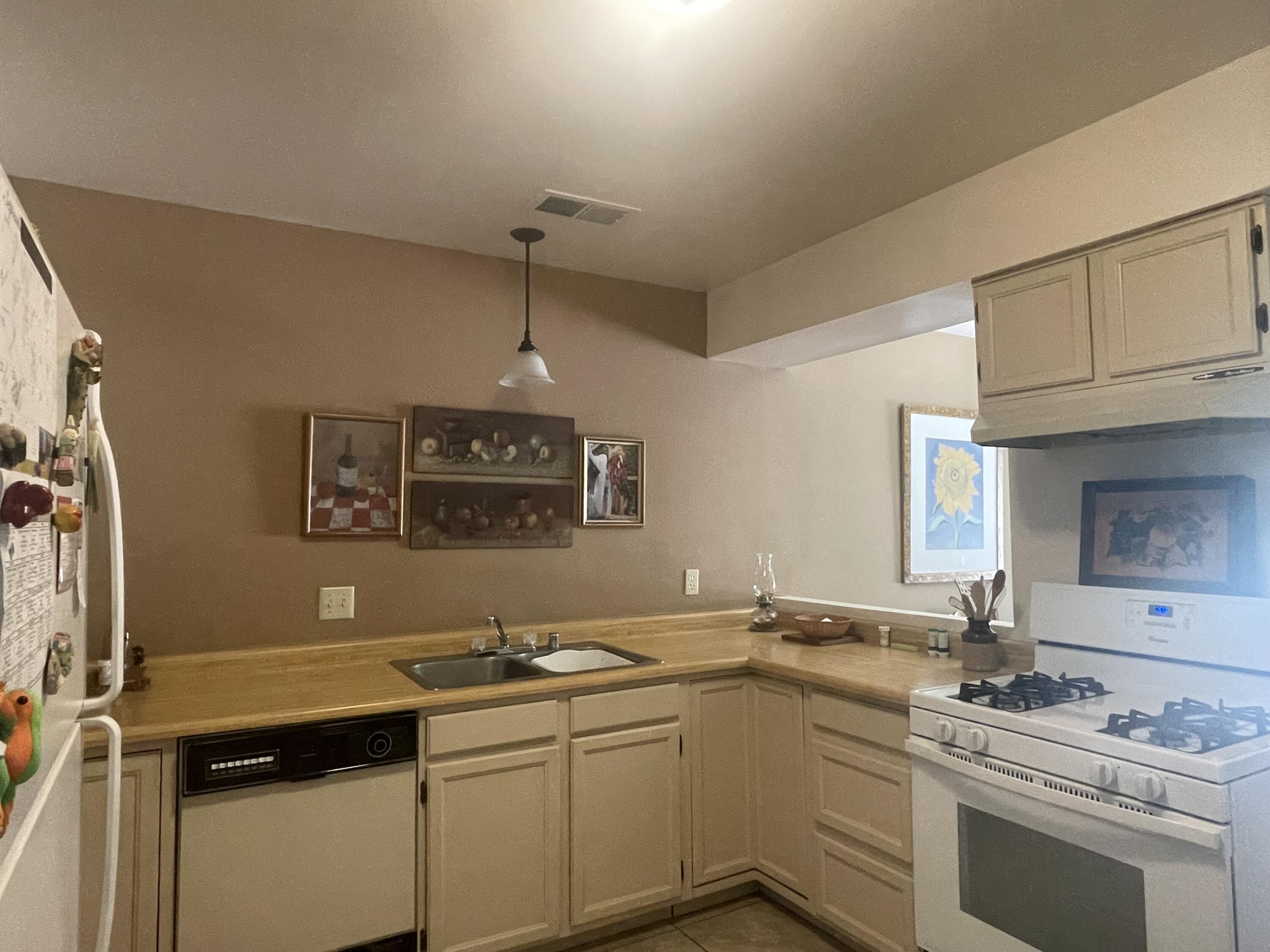 600 Stallion Road SE