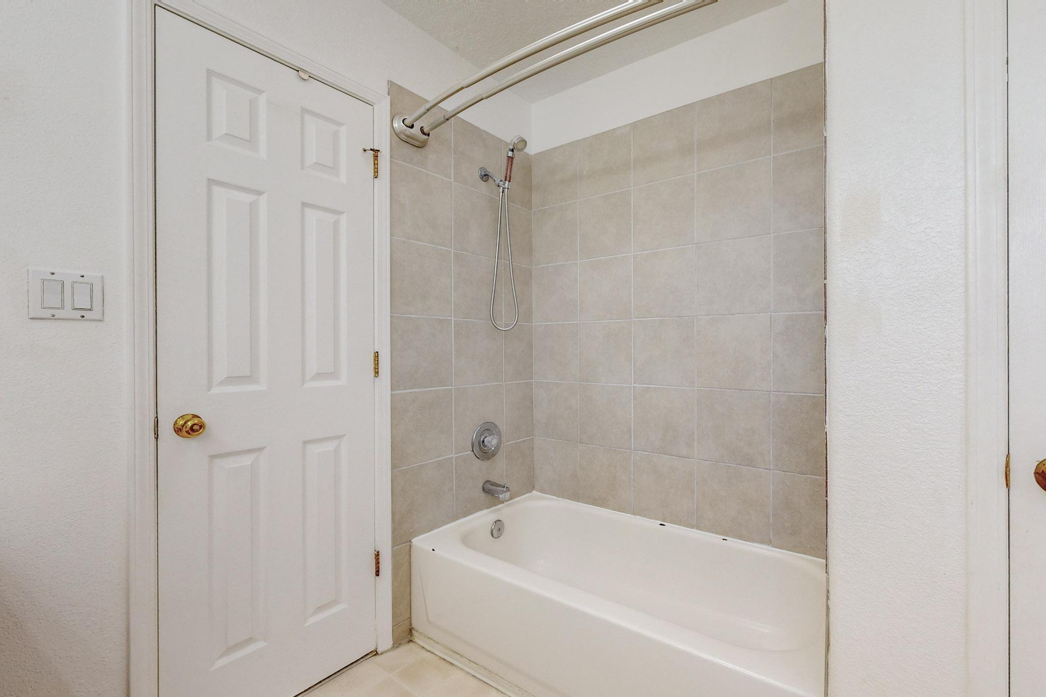 5223 Chris Court NW